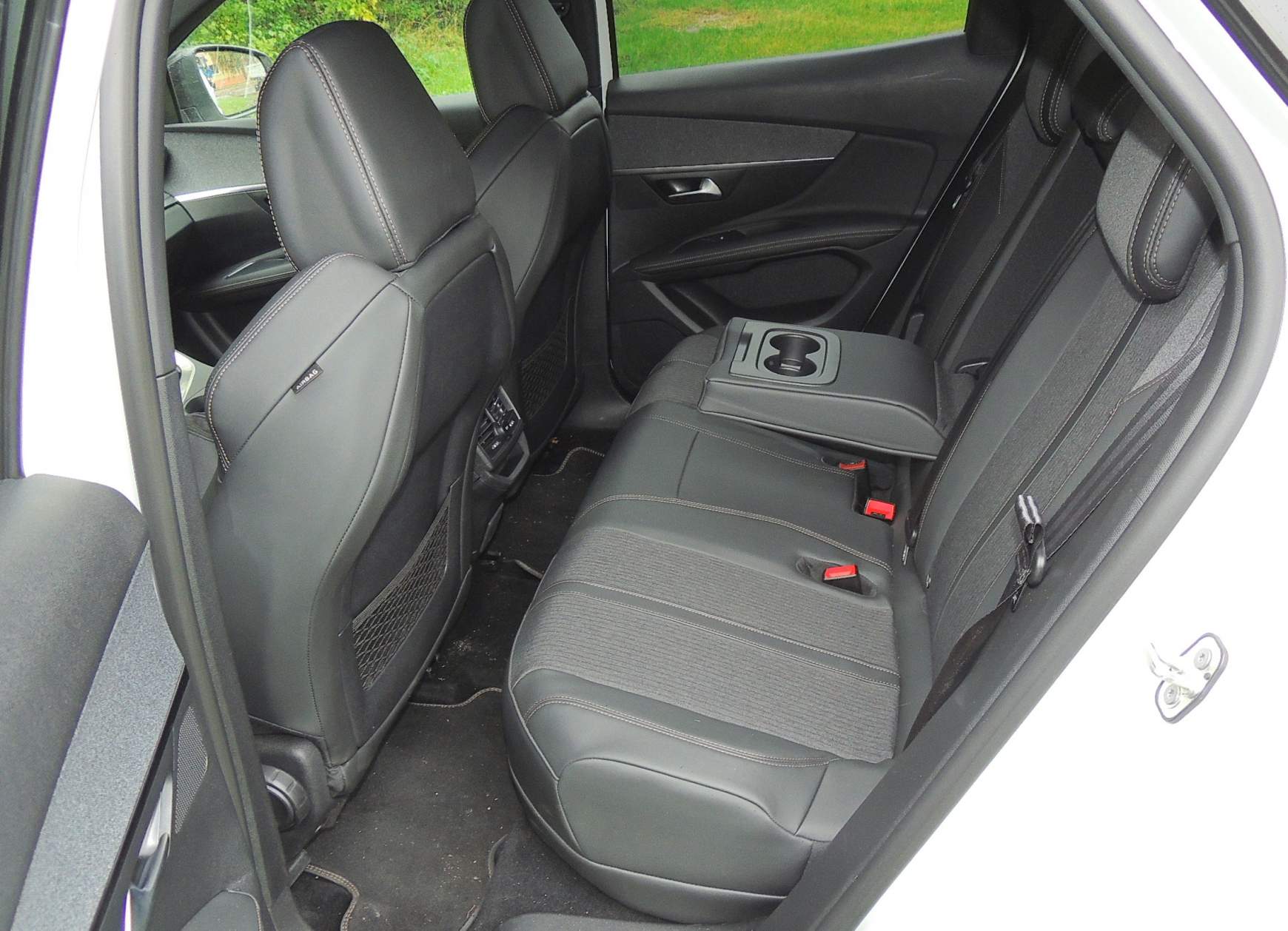 Peugeot 1.6 Hybrid4 300 LE