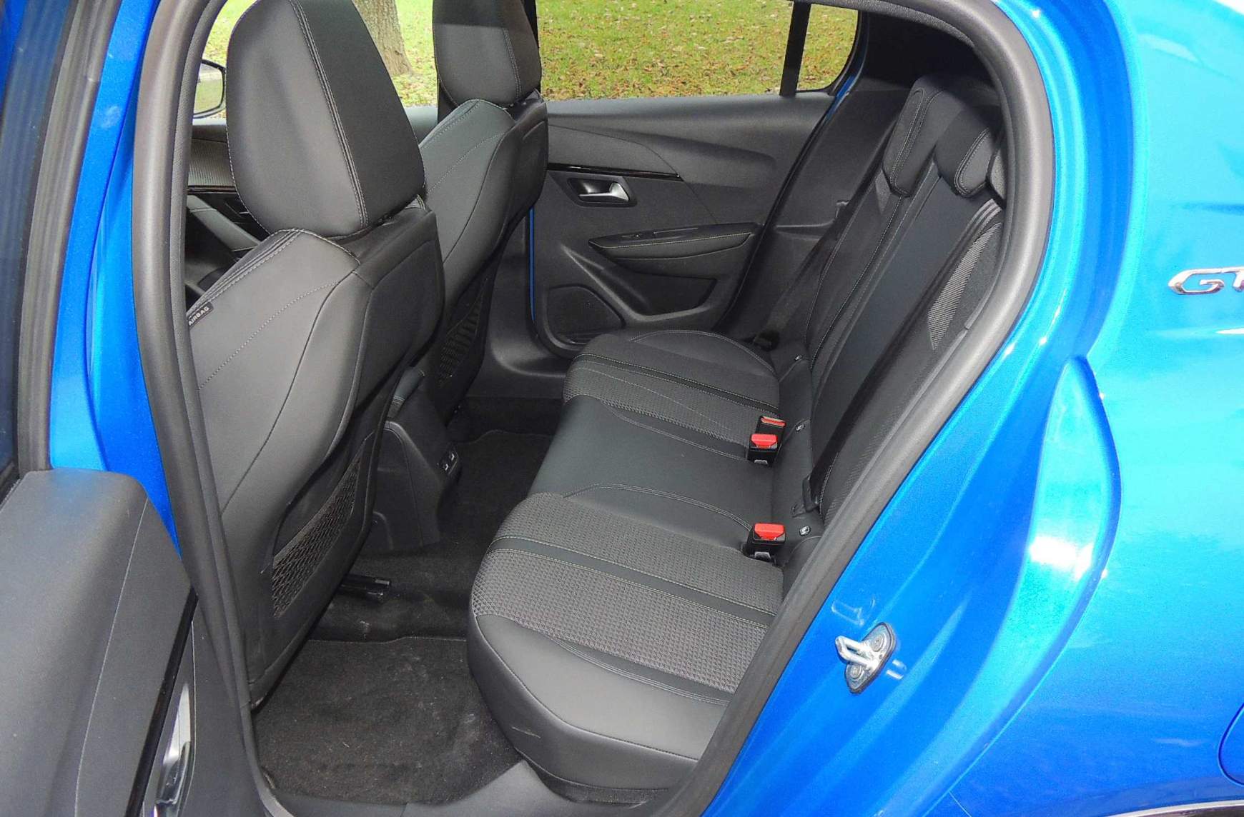 Peugeot 208 GT 