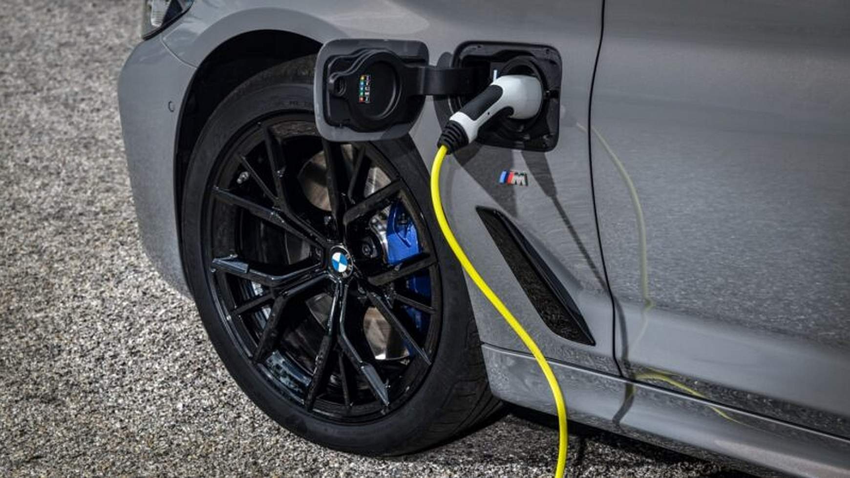 BMW 545e xDrive 