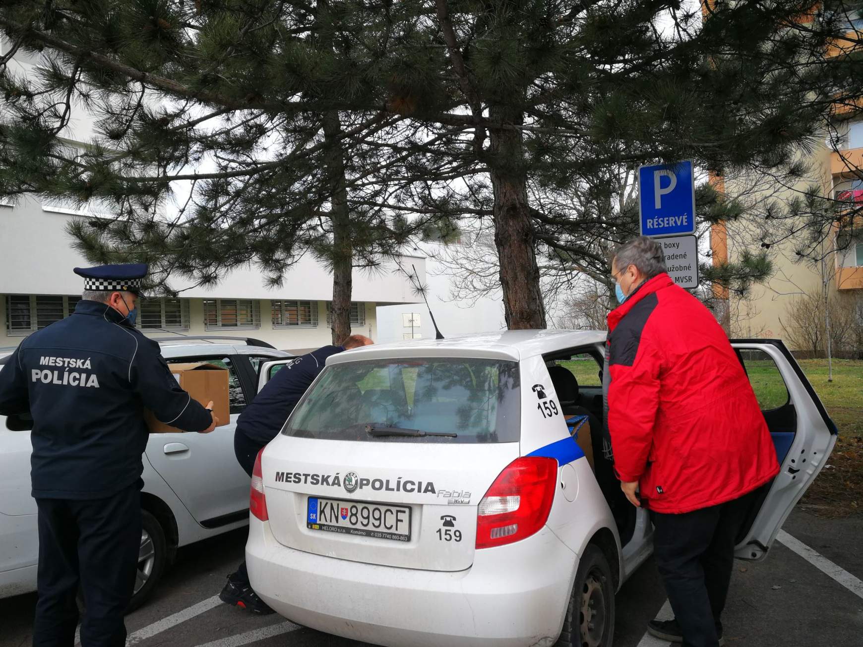 Szombat reggeltől helyben oltják be a komáromi pedagógusokat