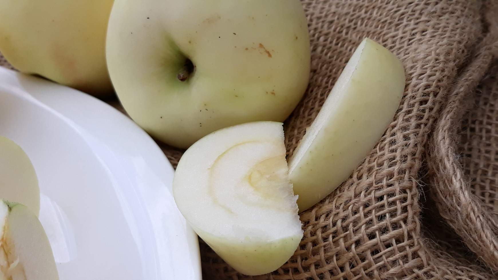 fehér klára alma