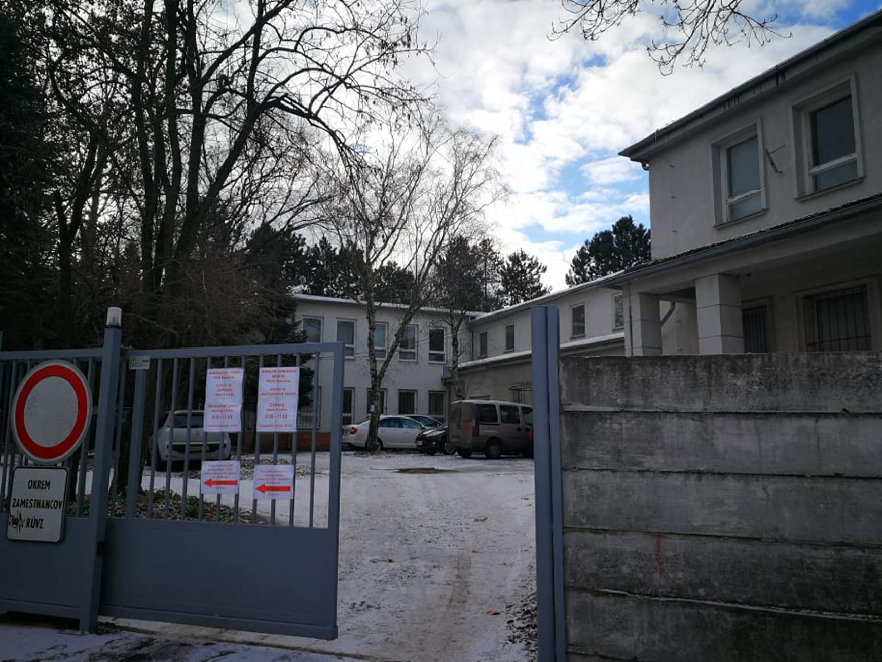 Közel 2,5 ezer aktív fertőzött a Komáromi járásban, a legifjabb csak kéthónapos