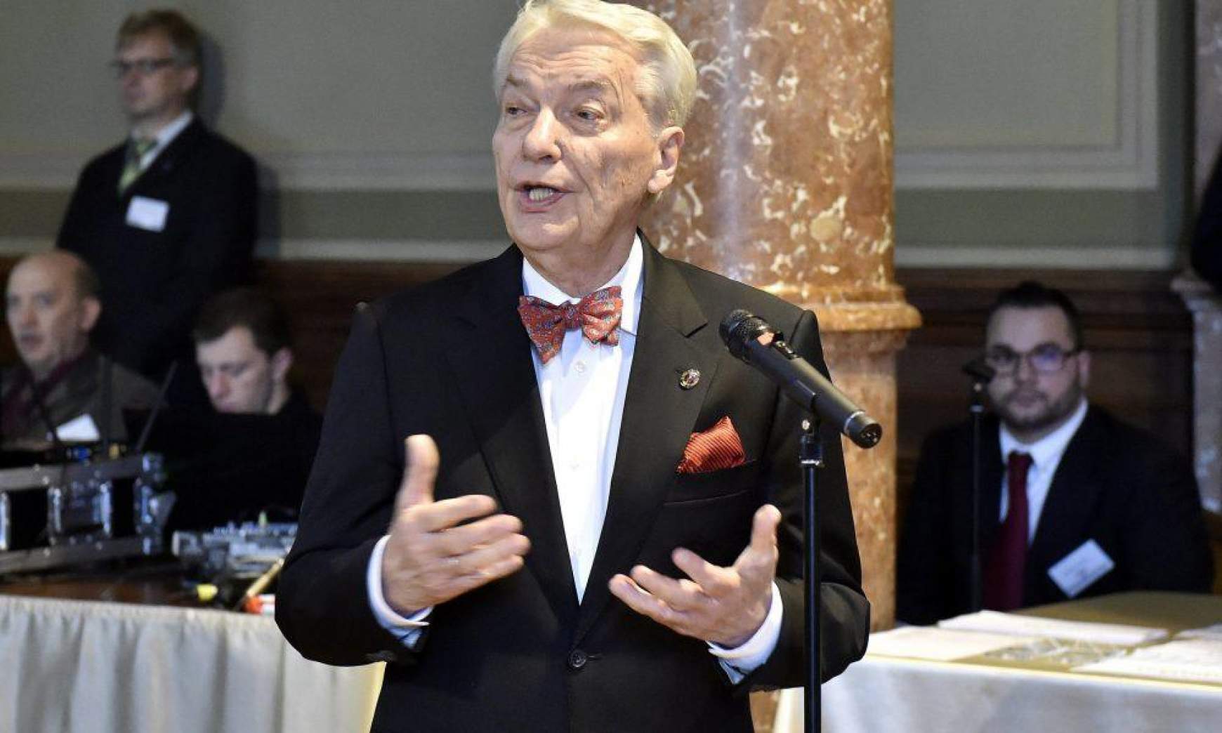Vizi e. Szilveszter