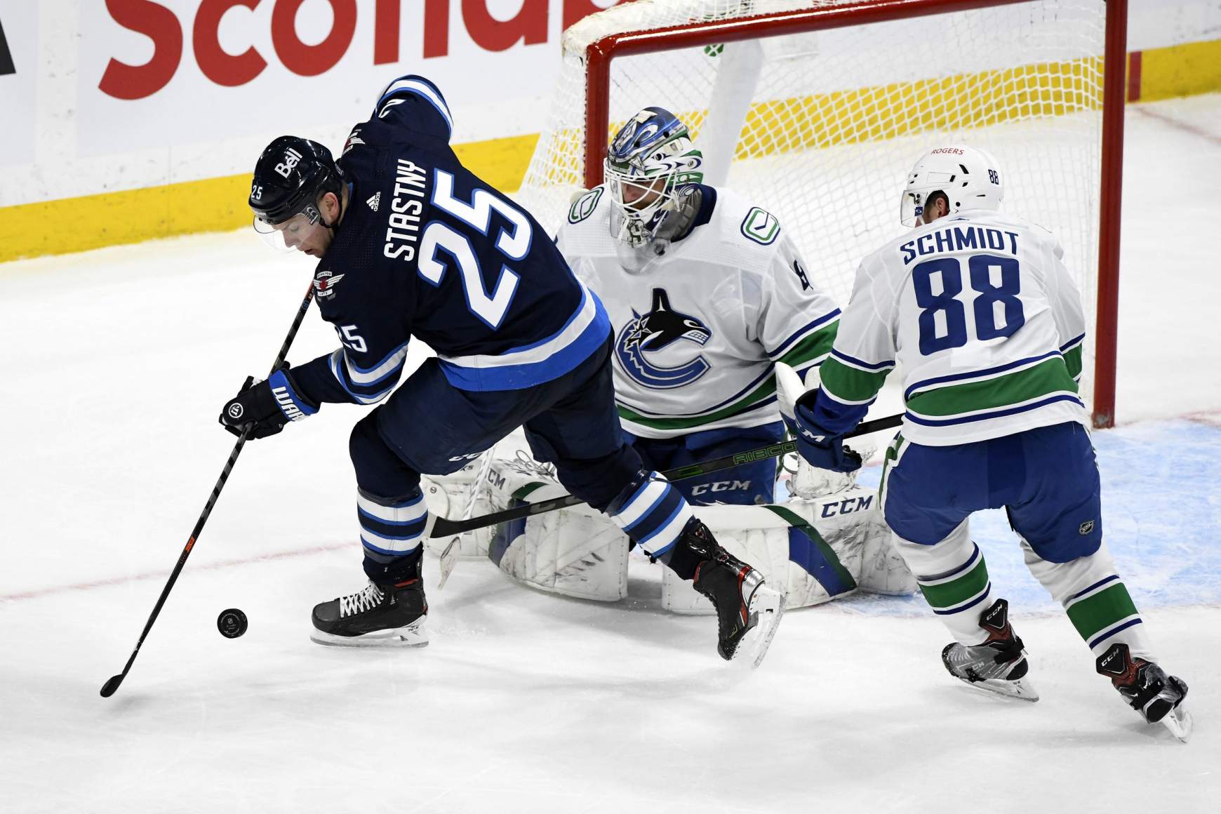 Winnipeg Jets-Vancouver Canucks