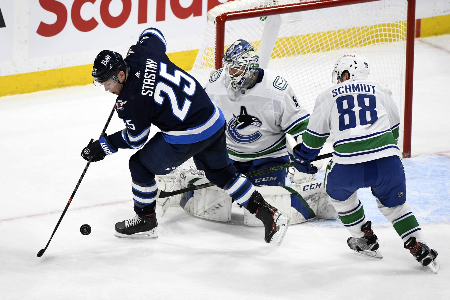 Winnipeg Jets-Vancouver Canucks 