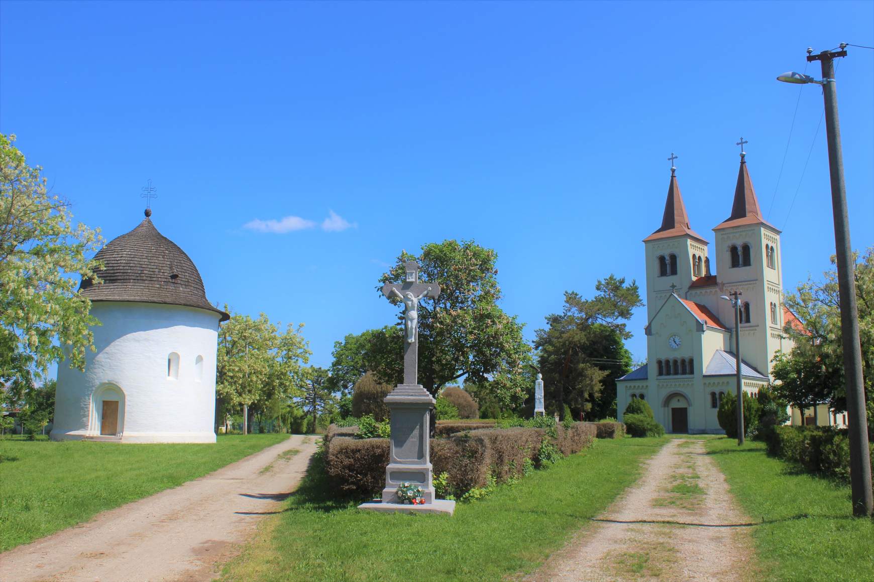 Bény-templomkert