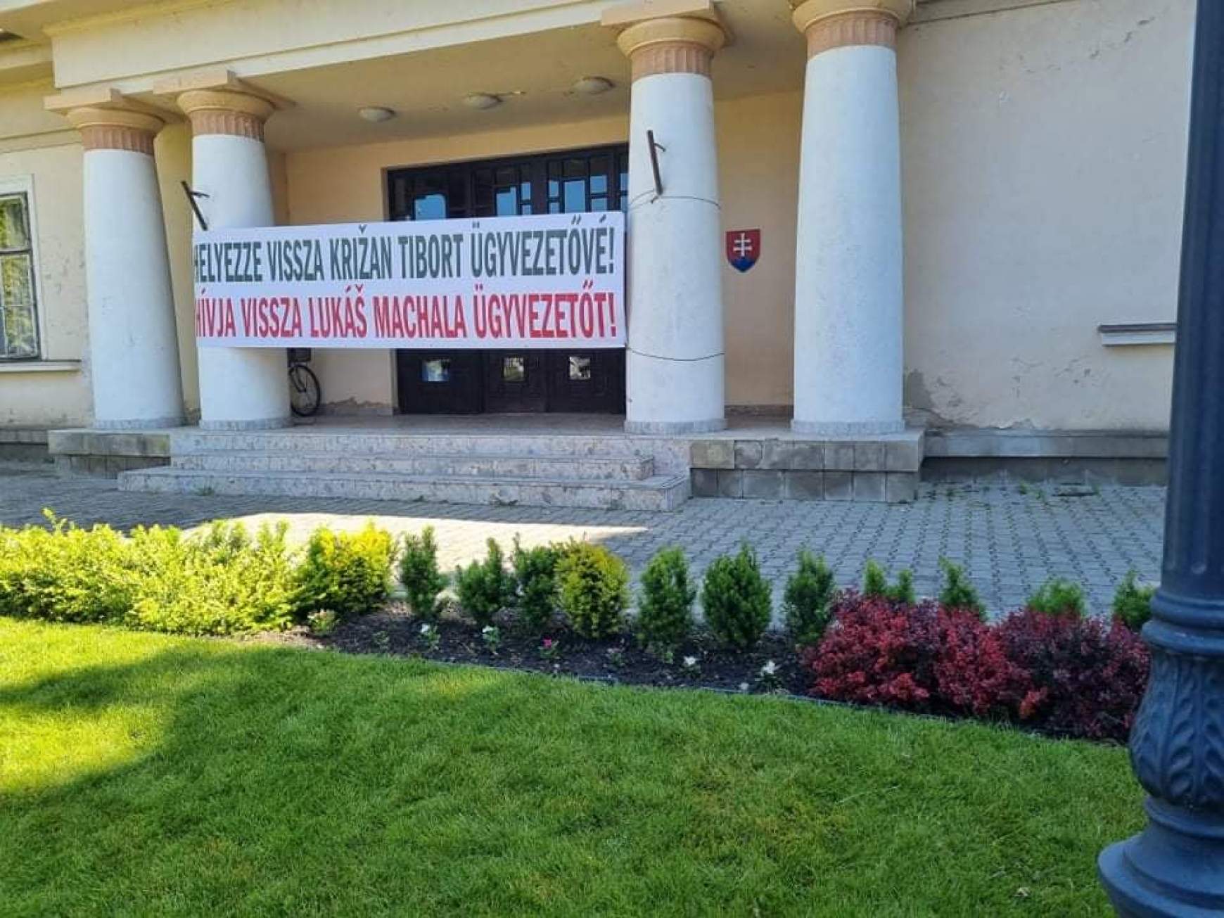Nagymegyer- tiltakozás fürdő ügyben