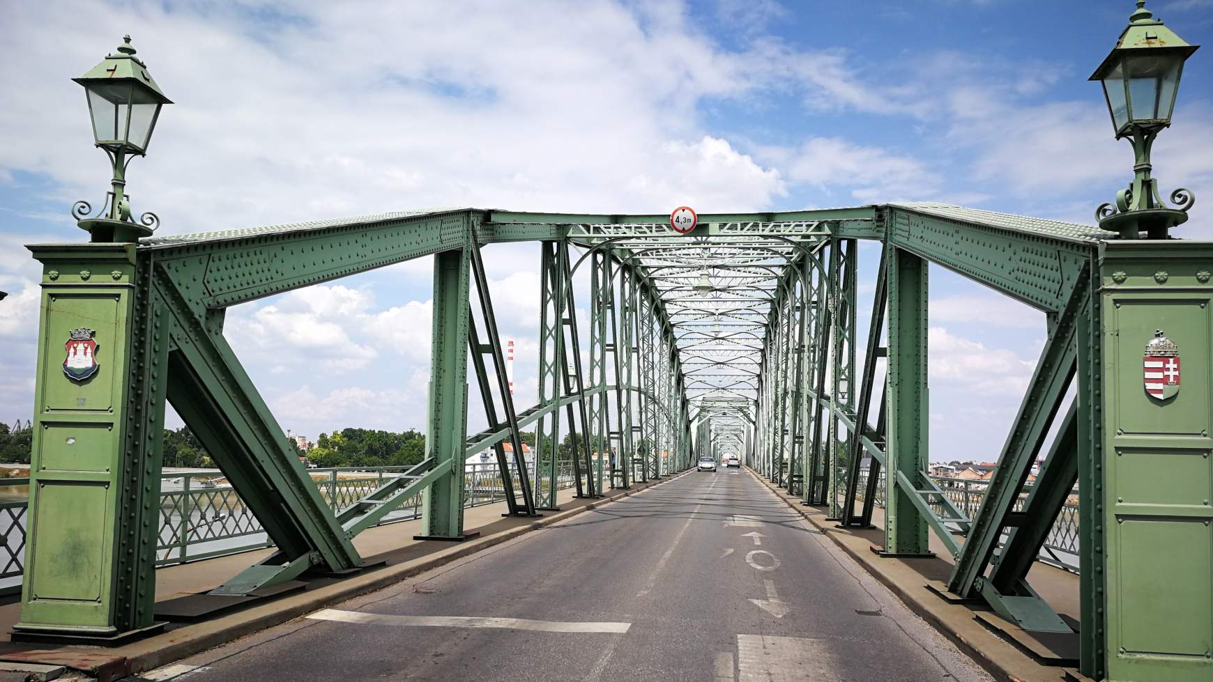 Most a magyarországi hídfőnél sem mondták: "Önöket majd a szlovák kollégák ellenőrzik...".