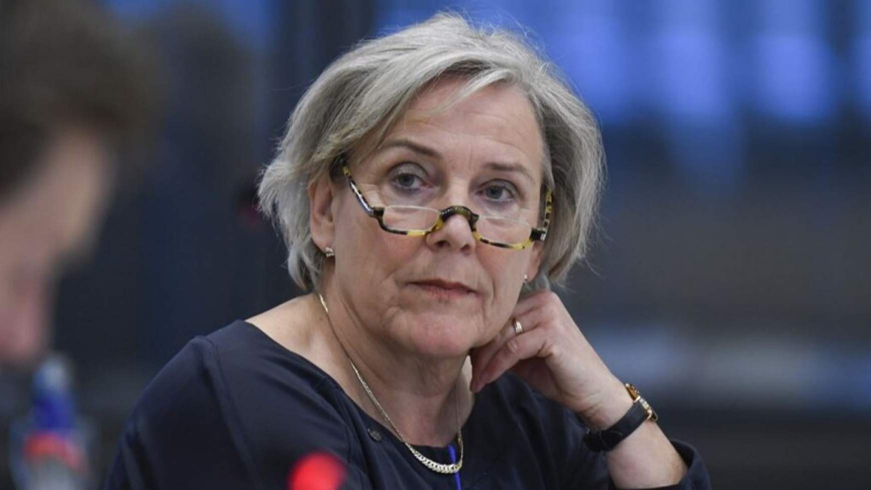 holland védelmi miniszter