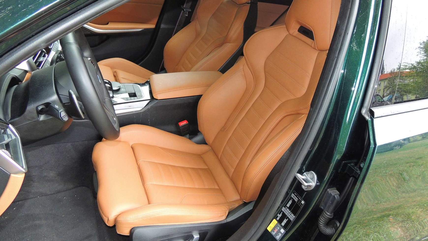 bmw-330e-t-08