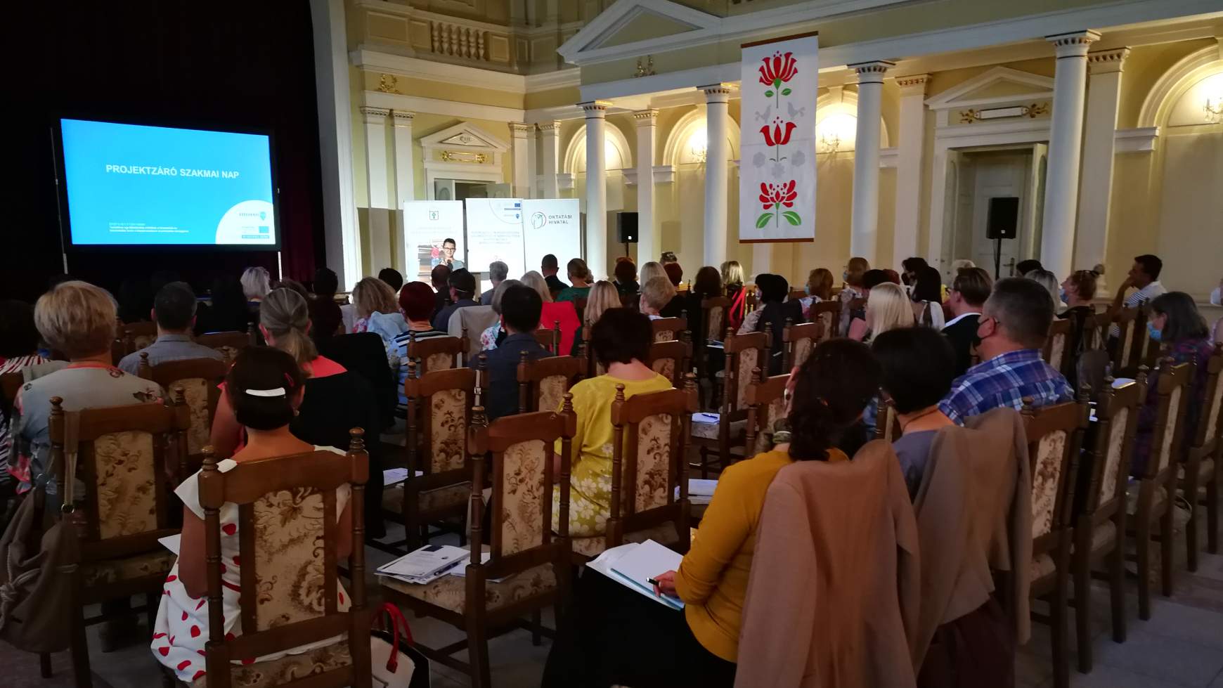 Hetven pedagógus volt személyesen jelen a konferencián.