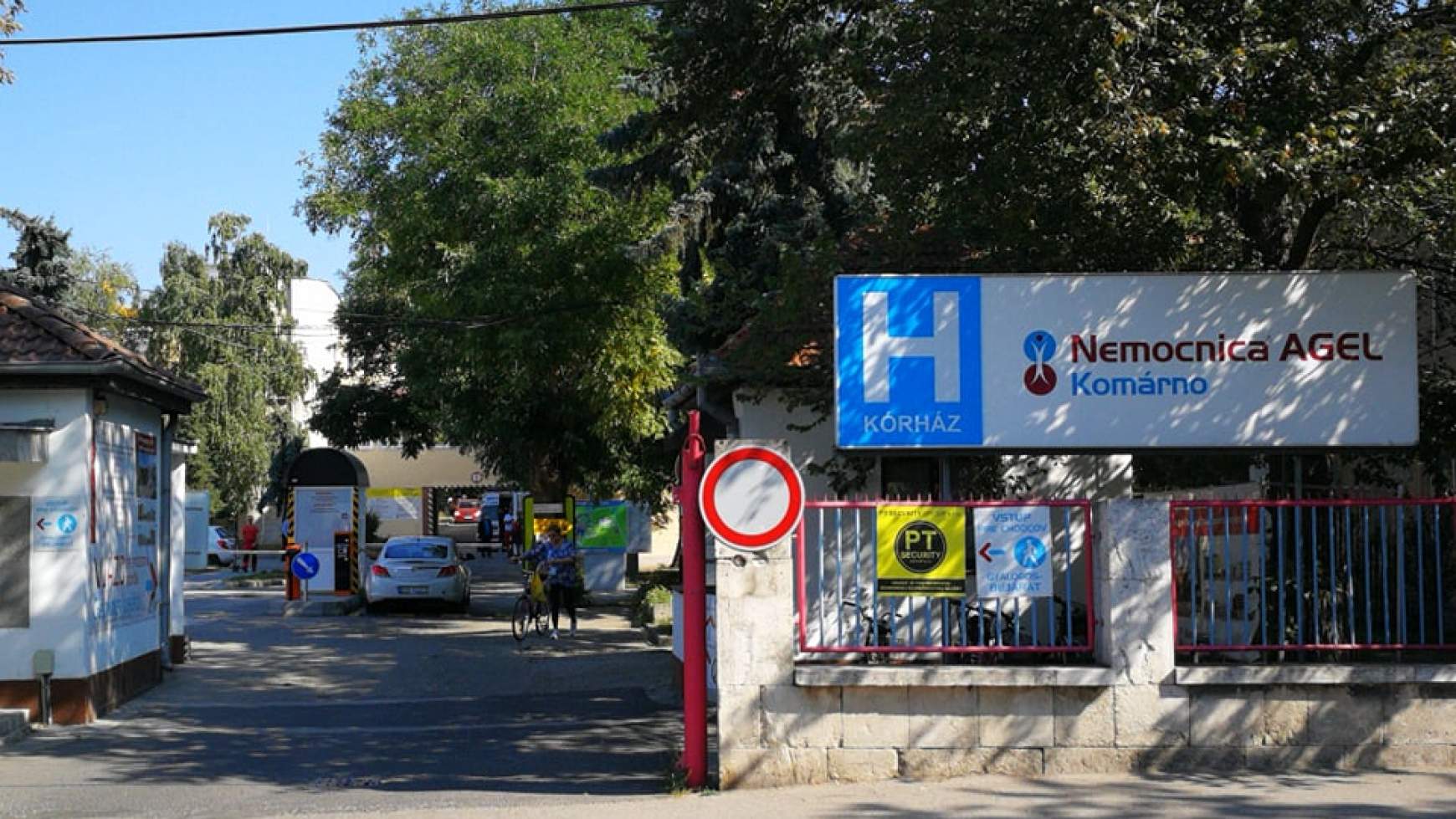 Jelenleg csak kivételes esetekben, igazgatói engedéllyel látogathatók a kórházi betegek.
