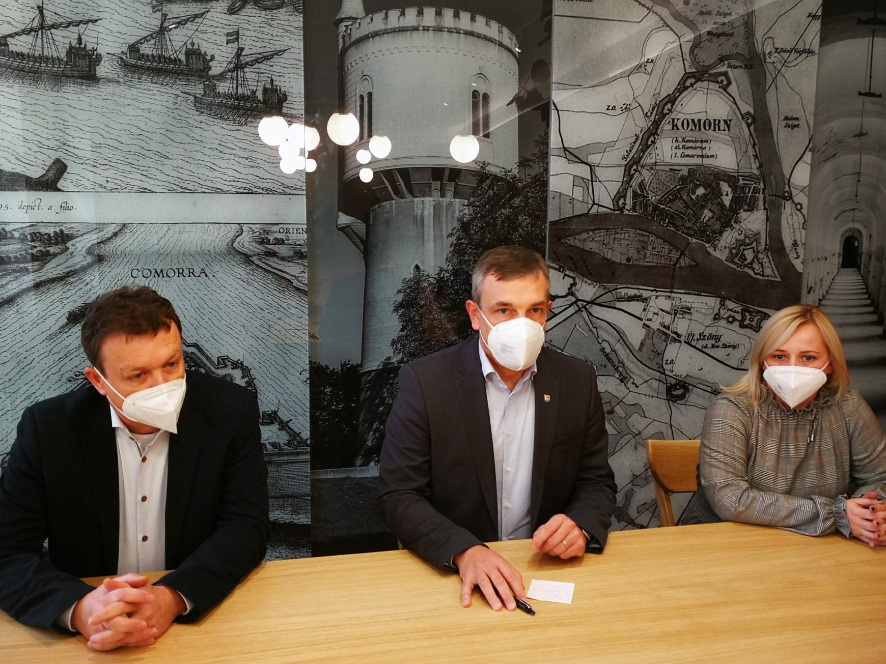 Komáromi járványügyi körkép: a kórház ura a helyzetnek, de az adventi műsorok elmaradnak
