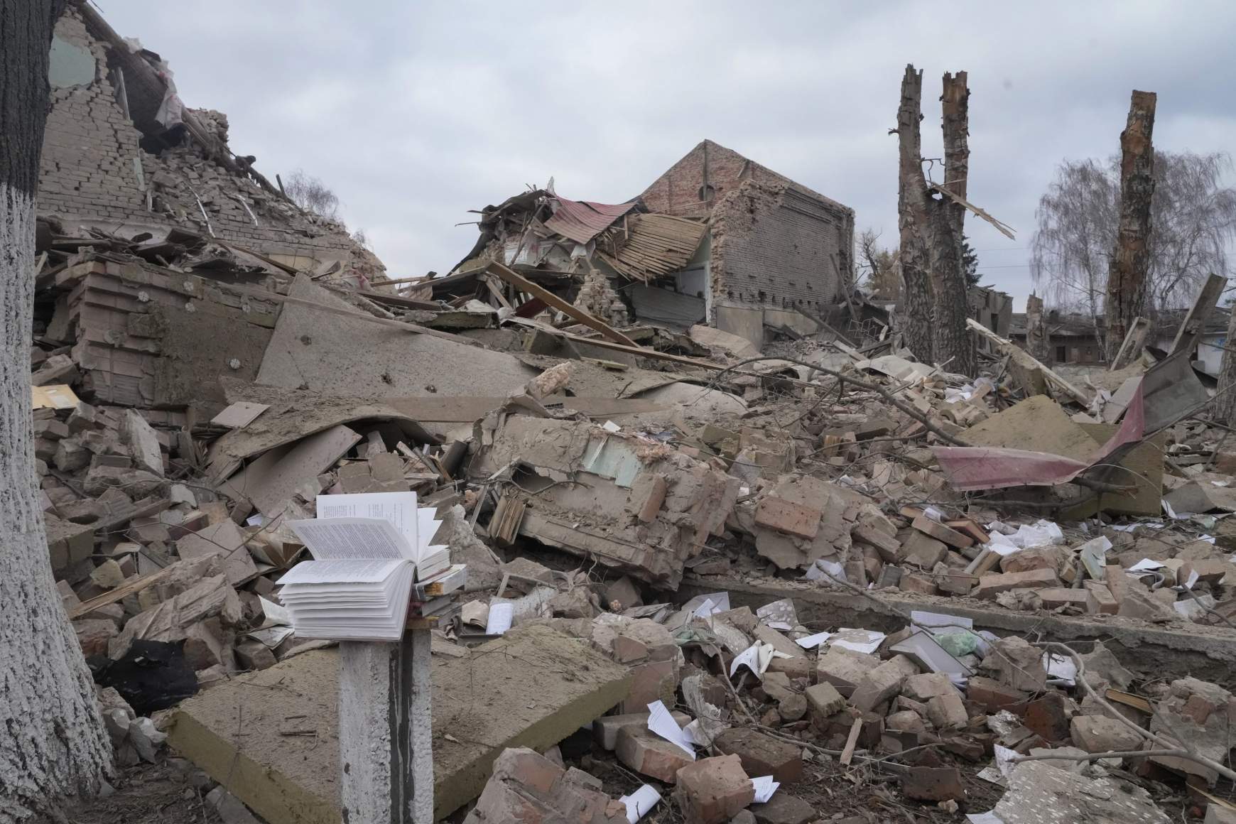 A Kijevhez közeli Busiv falu az orosz légitámadás után