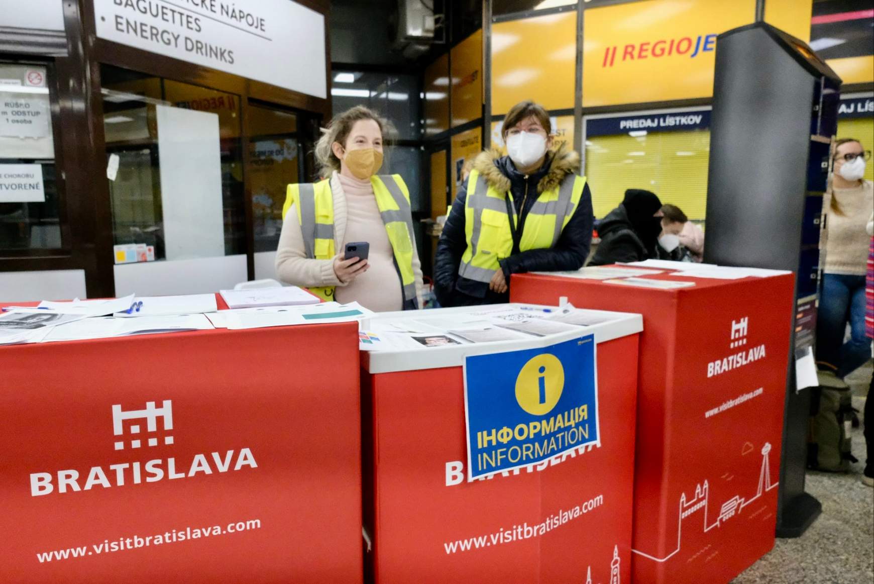 információs pont a főpályaudvaron