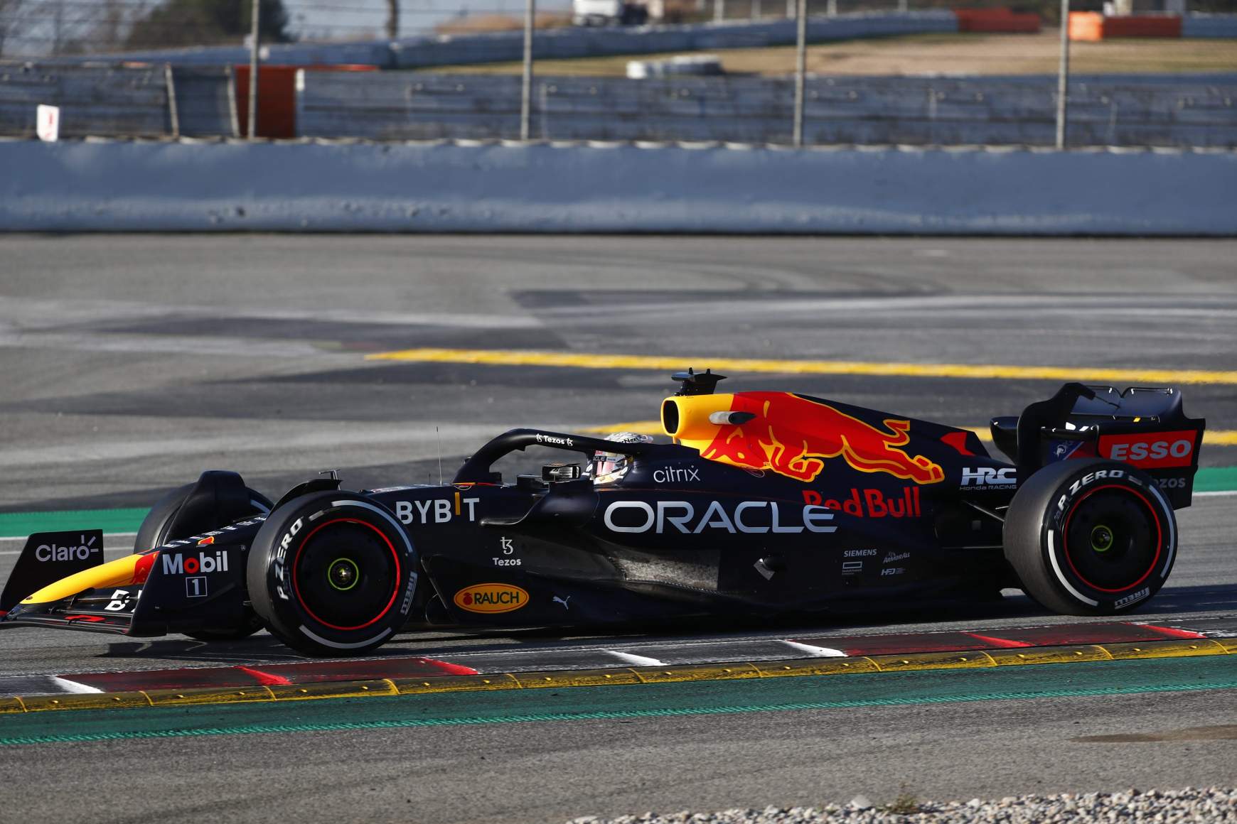 Max Verstappen 2028-ig meghosszabbította a szerződését a Red Bullnál