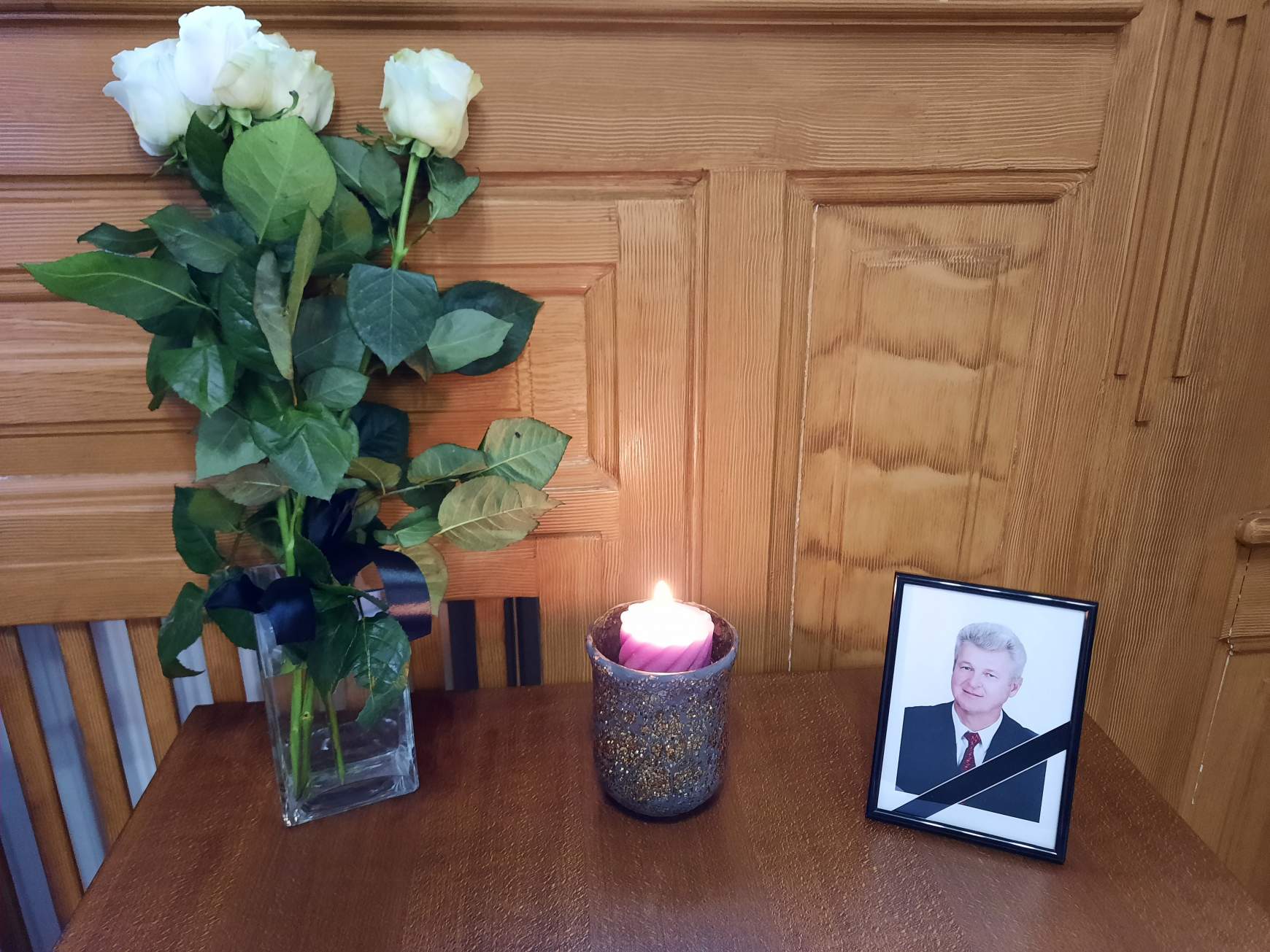 Ülésezett a Nyitra Megyei Önkormányzat: Szigeti László in memoriam Nyitra megye Díjában részesül