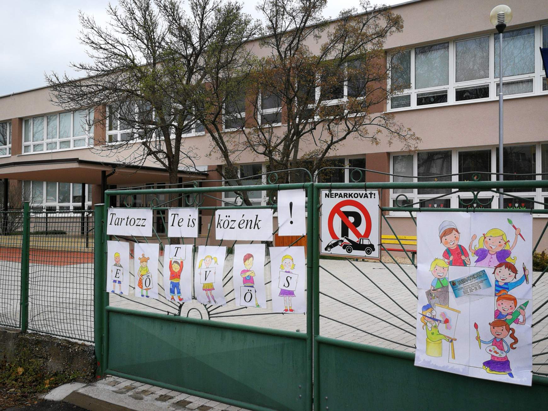 Alapiskolai beíratás Komáromban – 256:136 a magyar intézmények javára