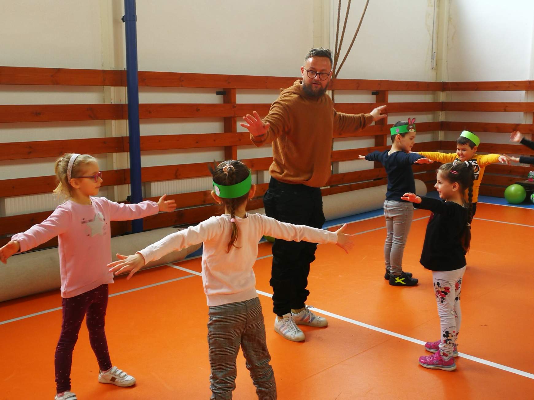 Irány az alapiskolai beíratás: belestünk a komáromi „Eötvös“ húsvét- és sulivárójára