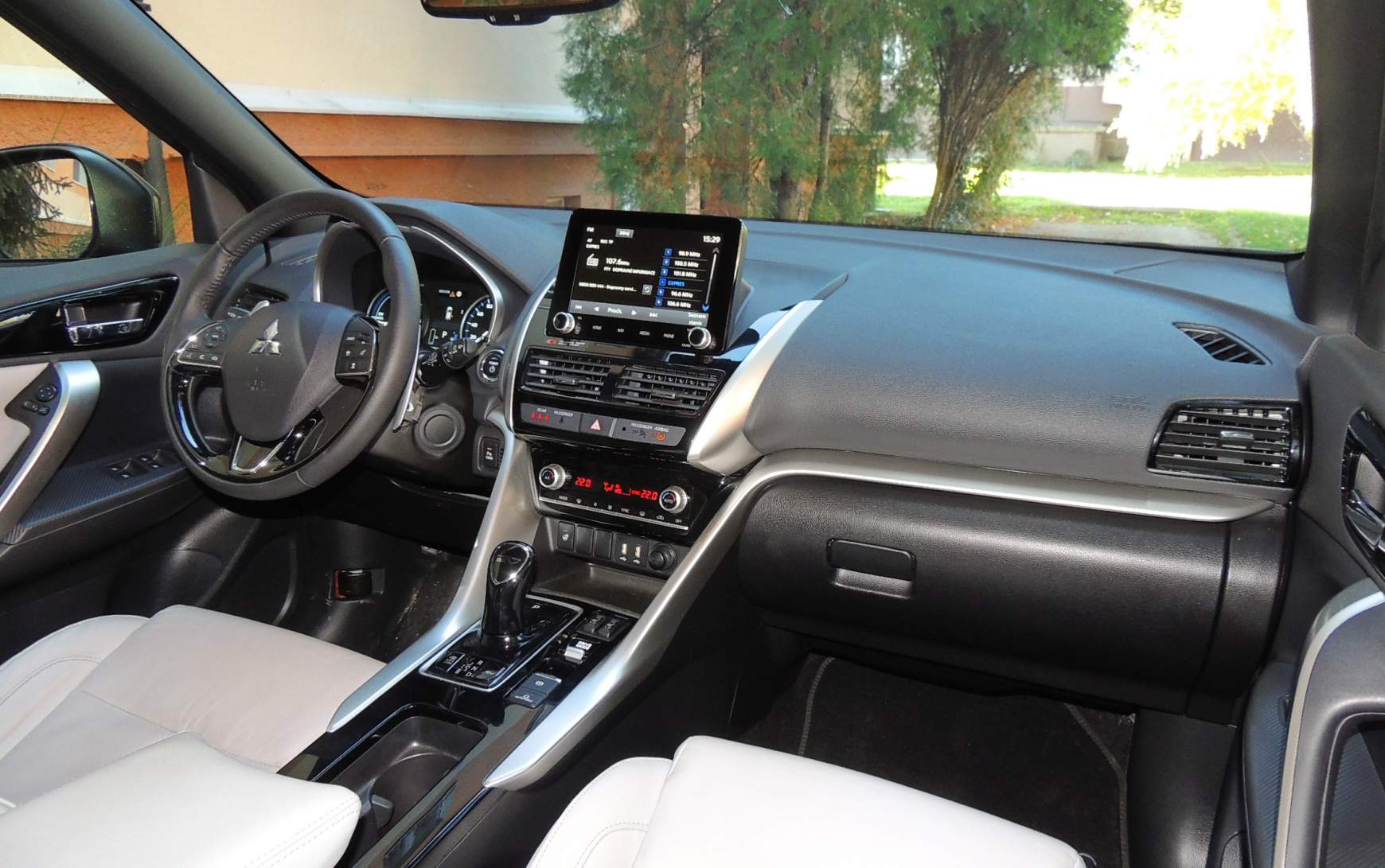 mitsubishi-eclipse-cross-phev-4wd-inst-10