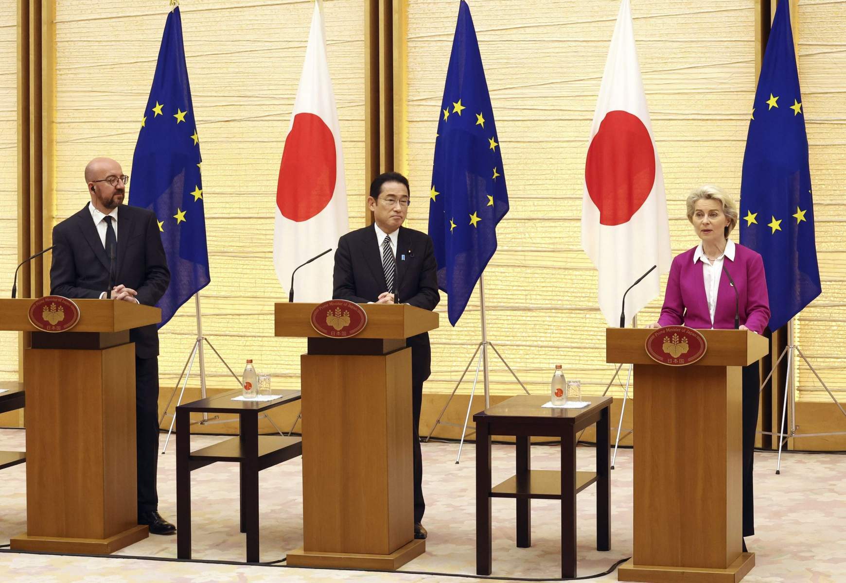 Ursula von der Leyen, Japán