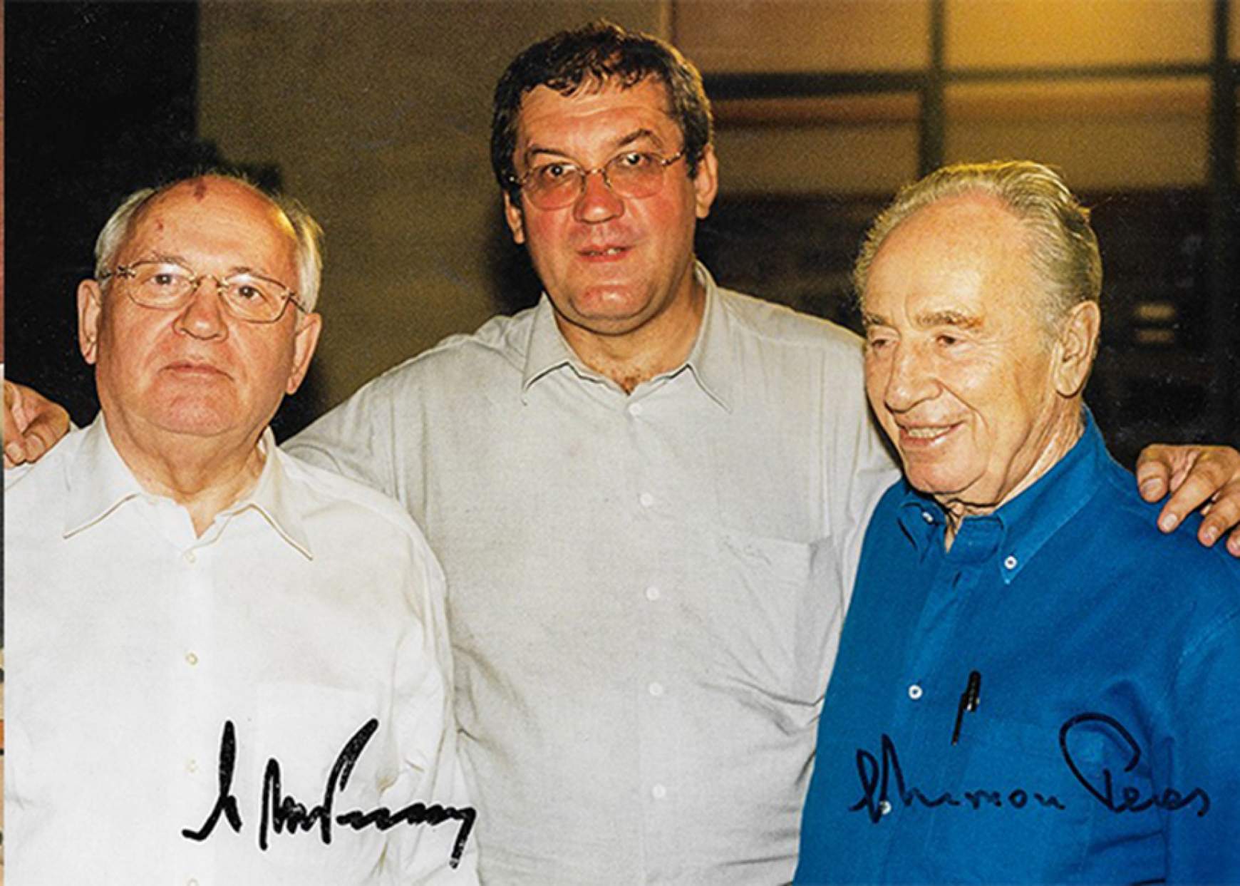 gorbacsov_zolcer_peresz_jeruzsalemben_2001