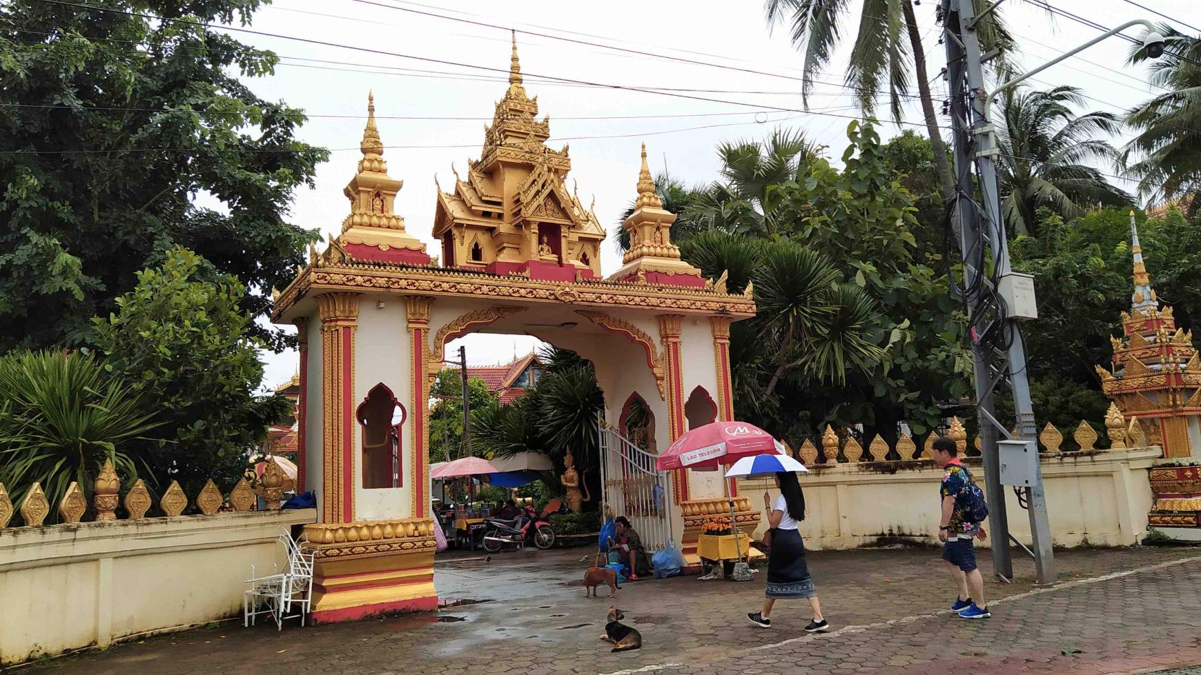 A Wat That Luang Tai főbejárata