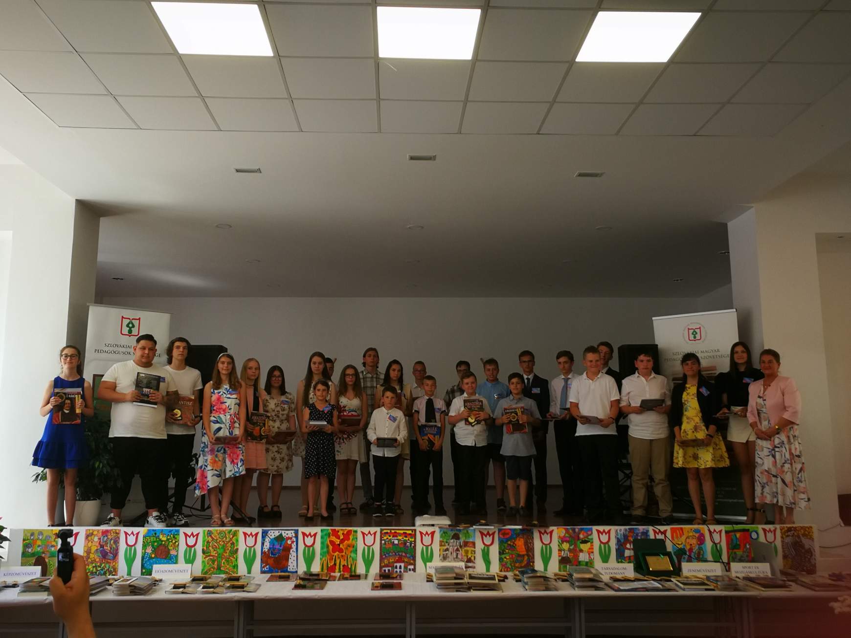 Az SZMPSZ Németh Krisztiánt és családját jutalmazta az idei Tehetségnagykövet Díjjal - KÉPGALÉRIÁVAL