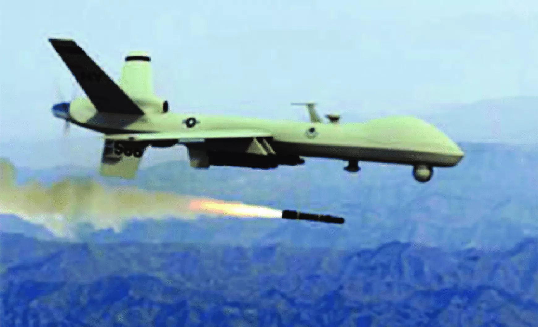 Amerikai Predator drón Hellfire rakétát lő ki