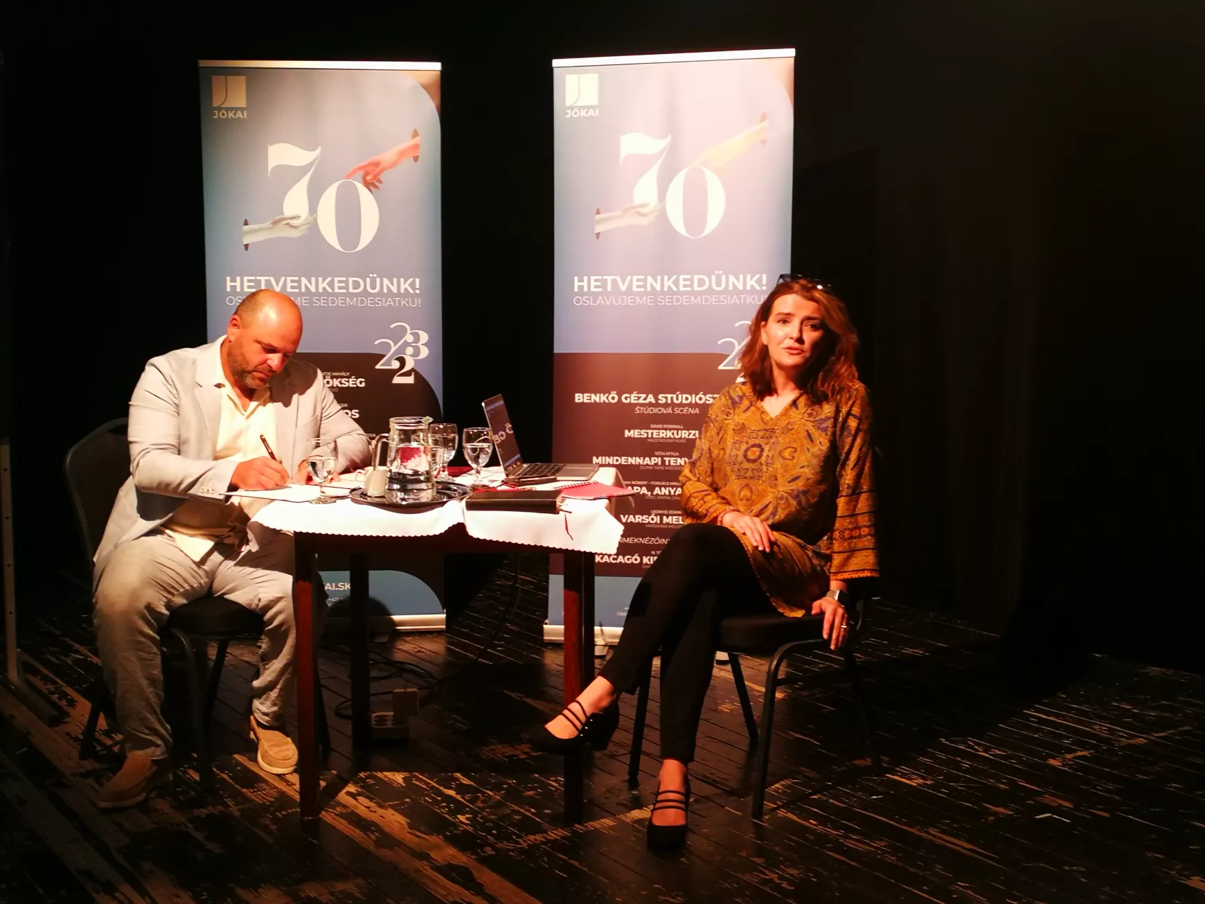  Hetvenkedés a Komáromi Jókai Színházban: sajtótájékoztatóval indult az ünnepi évad