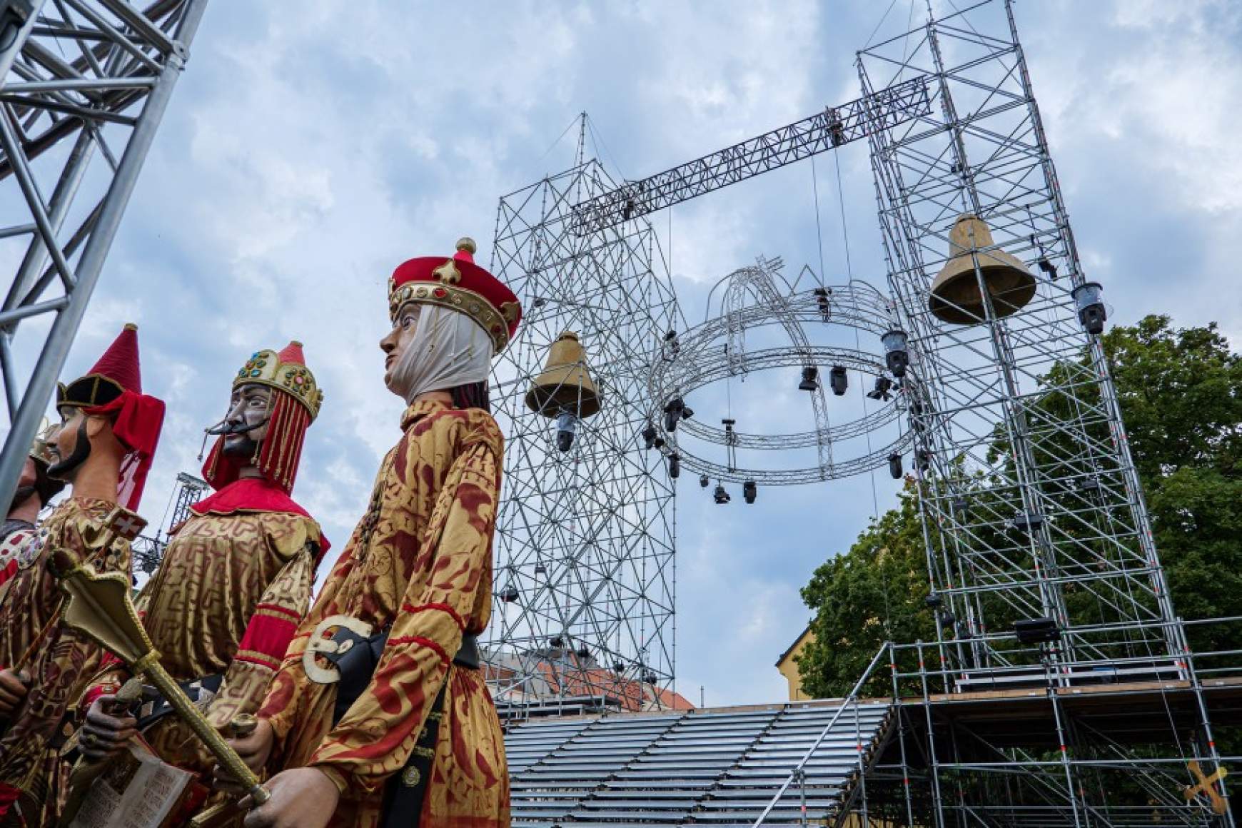 Utolsóként III. Andrást koronázzák királlyá a székesfehérvári Nemzeti Emlékhelyen