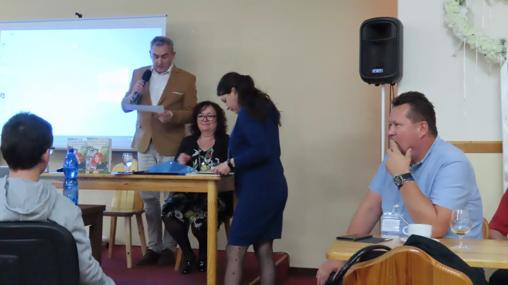 A SIK polgári társulás elnöke Alexovič Gábor, Csókás Judit és Fehér Krisztina projektmenedzserek 