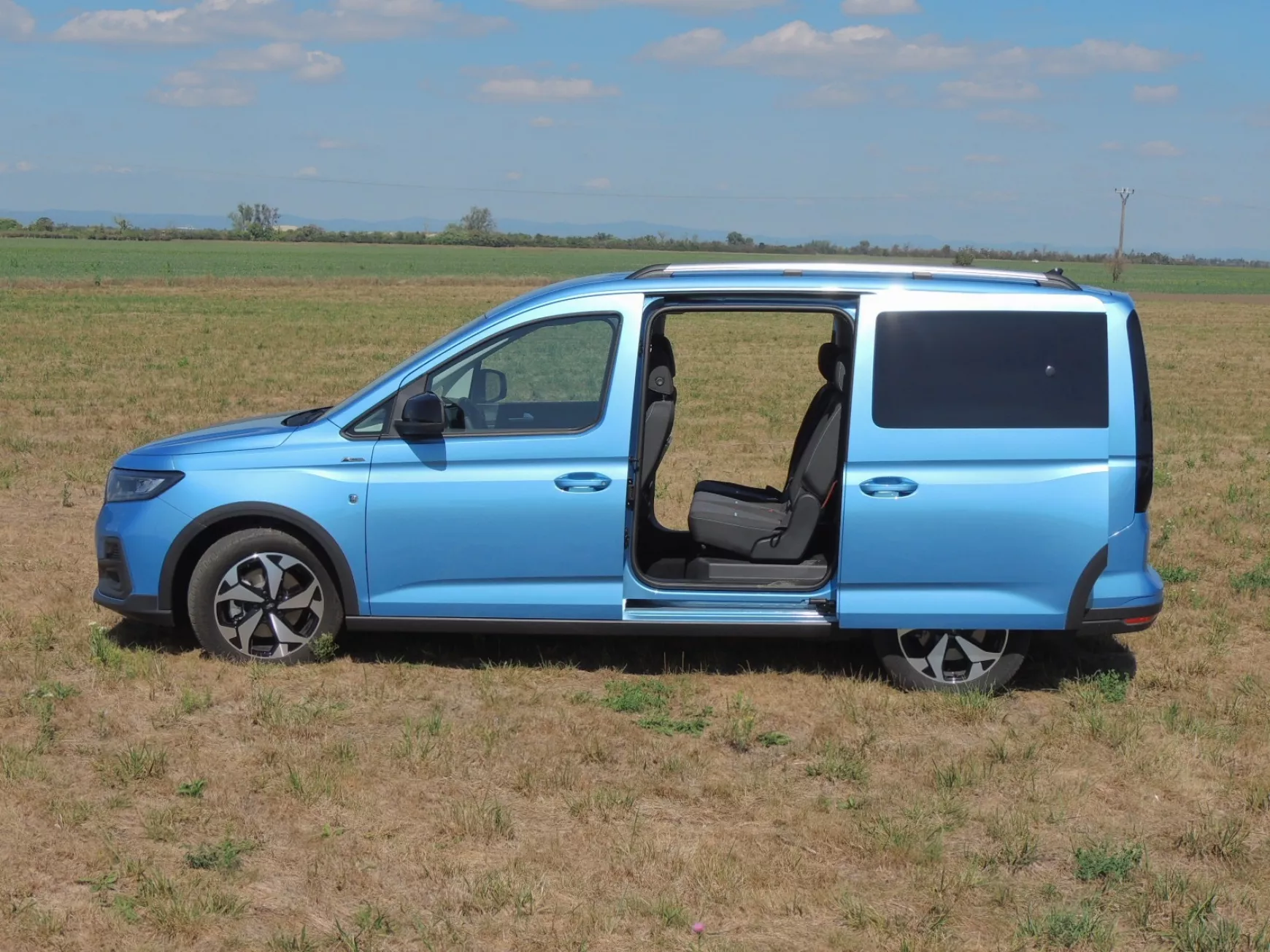 ford-grand-tourneo-connect-04