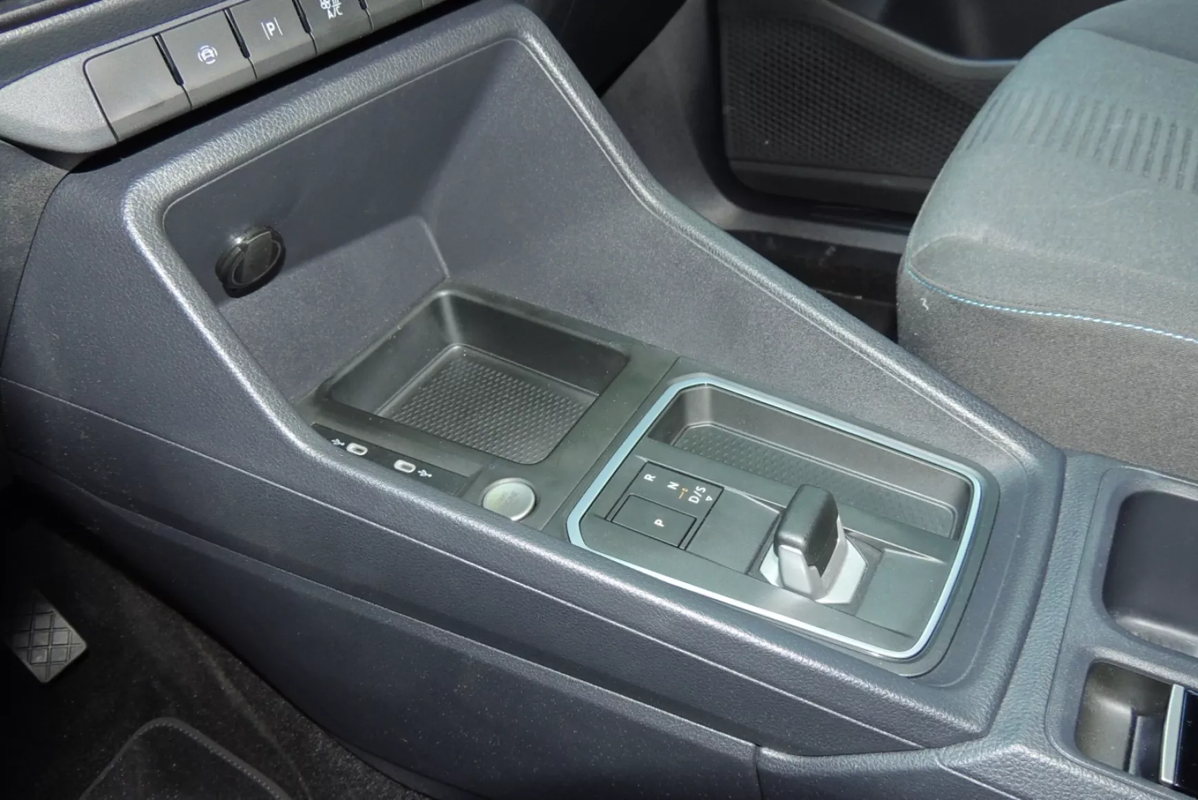 ford-grand-tourneo-connect-10
