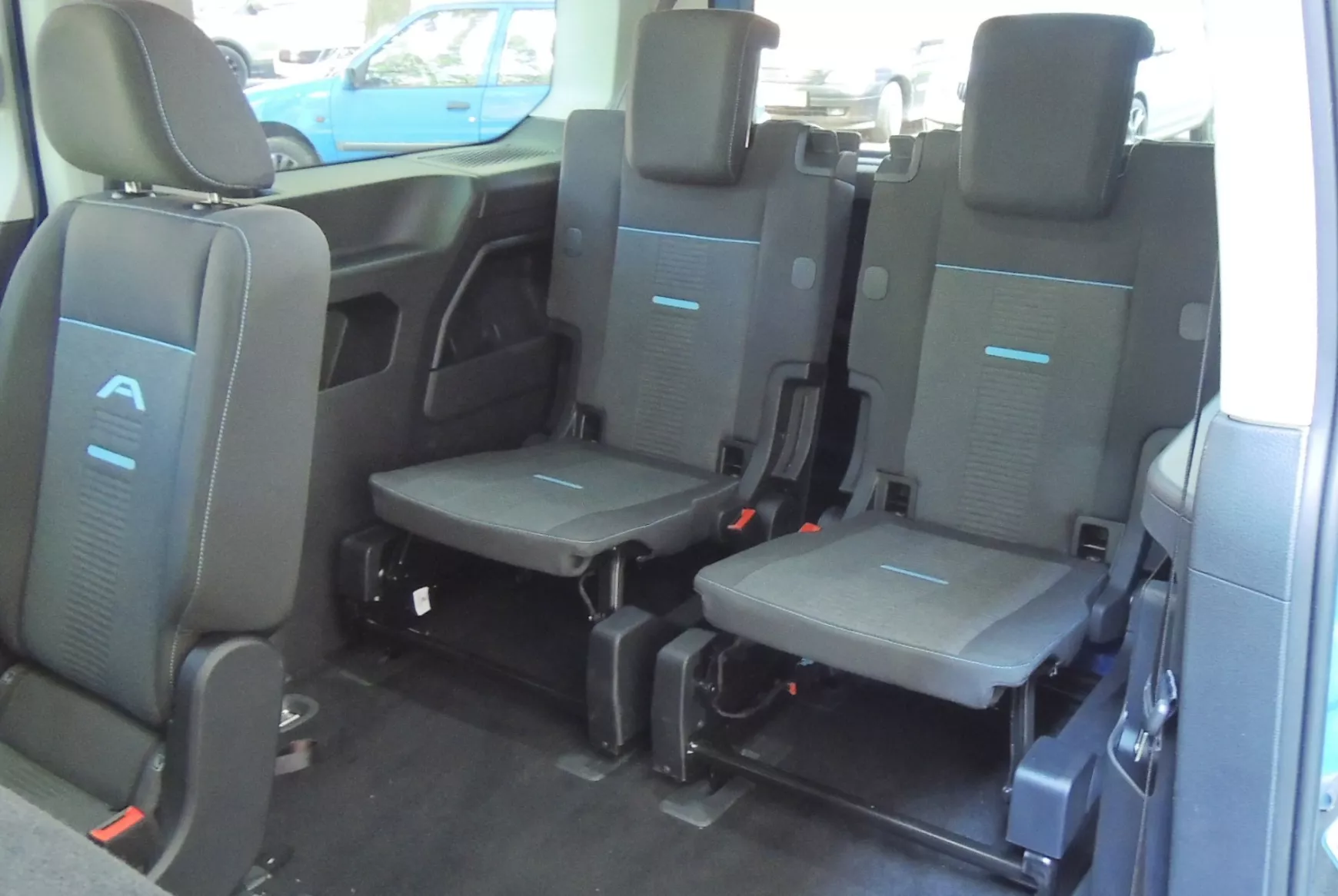 ford-grand-tourneo-connect-23