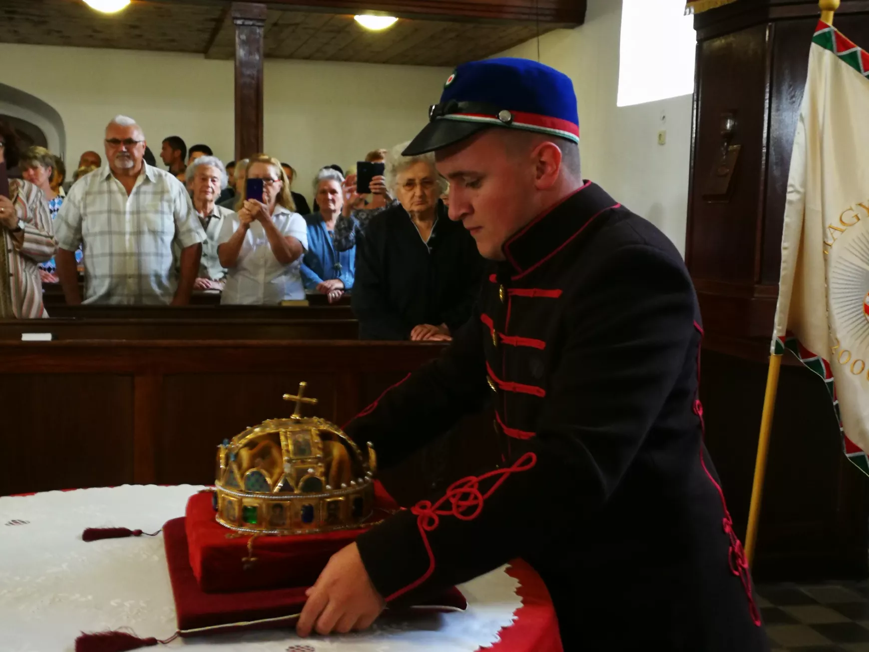 Turul-emlékműavatás a Szent Korona másának jelenlétében: „Kitárt szárnyaival továbbra is óvja a magyar nemzetet...!”