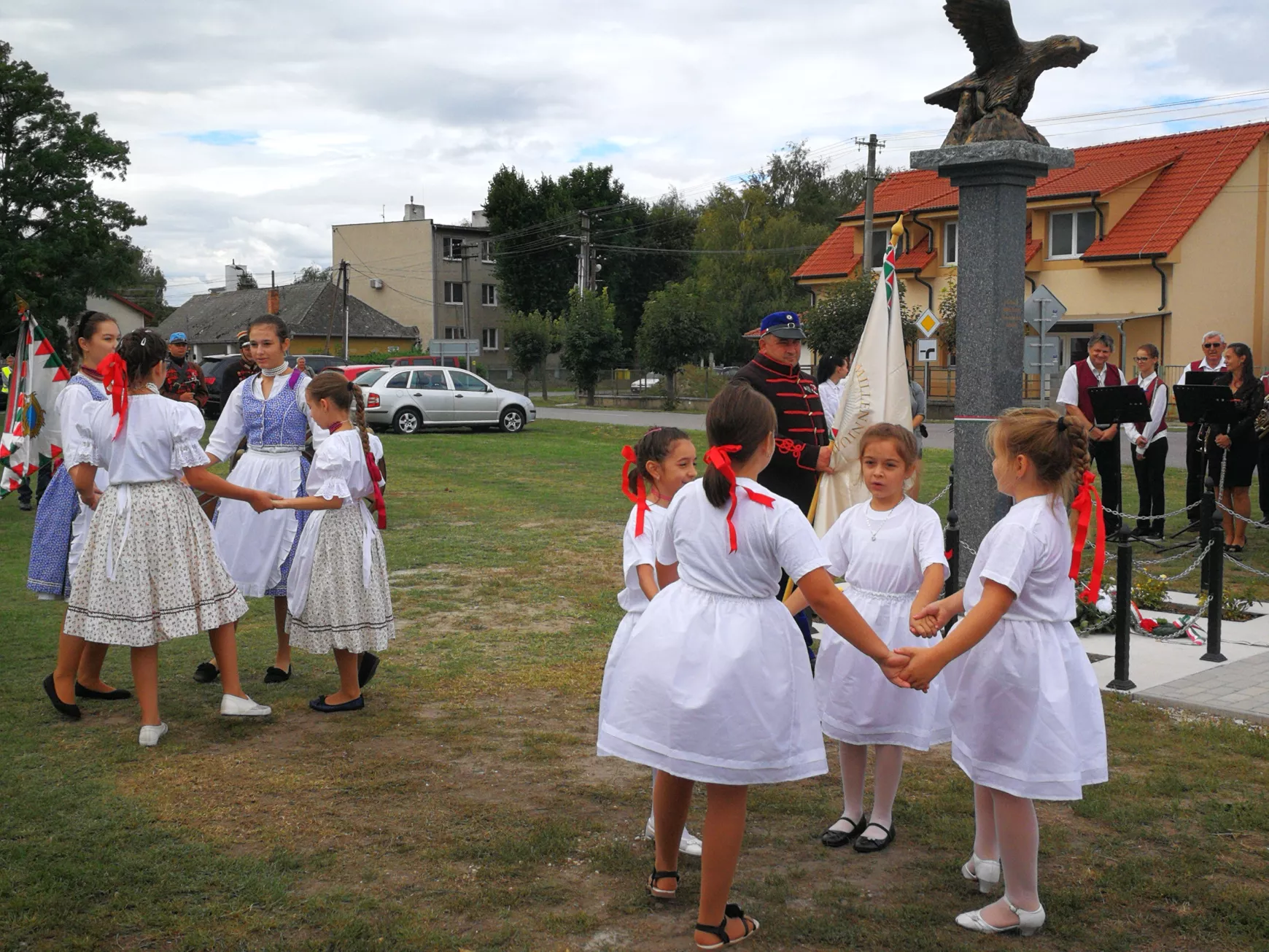 Turul-emlékműavatás a Szent Korona másának jelenlétében: „Kitárt szárnyaival továbbra is óvja a magyar nemzetet...!”
