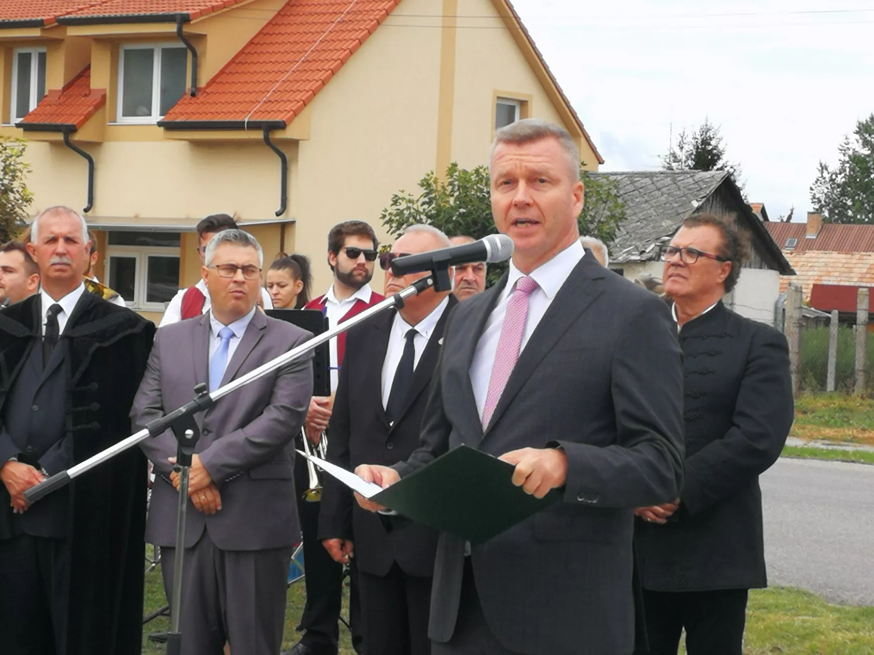 Turul-emlékműavatás a Szent Korona másának jelenlétében: „Kitárt szárnyaival továbbra is óvja a magyar nemzetet...!”