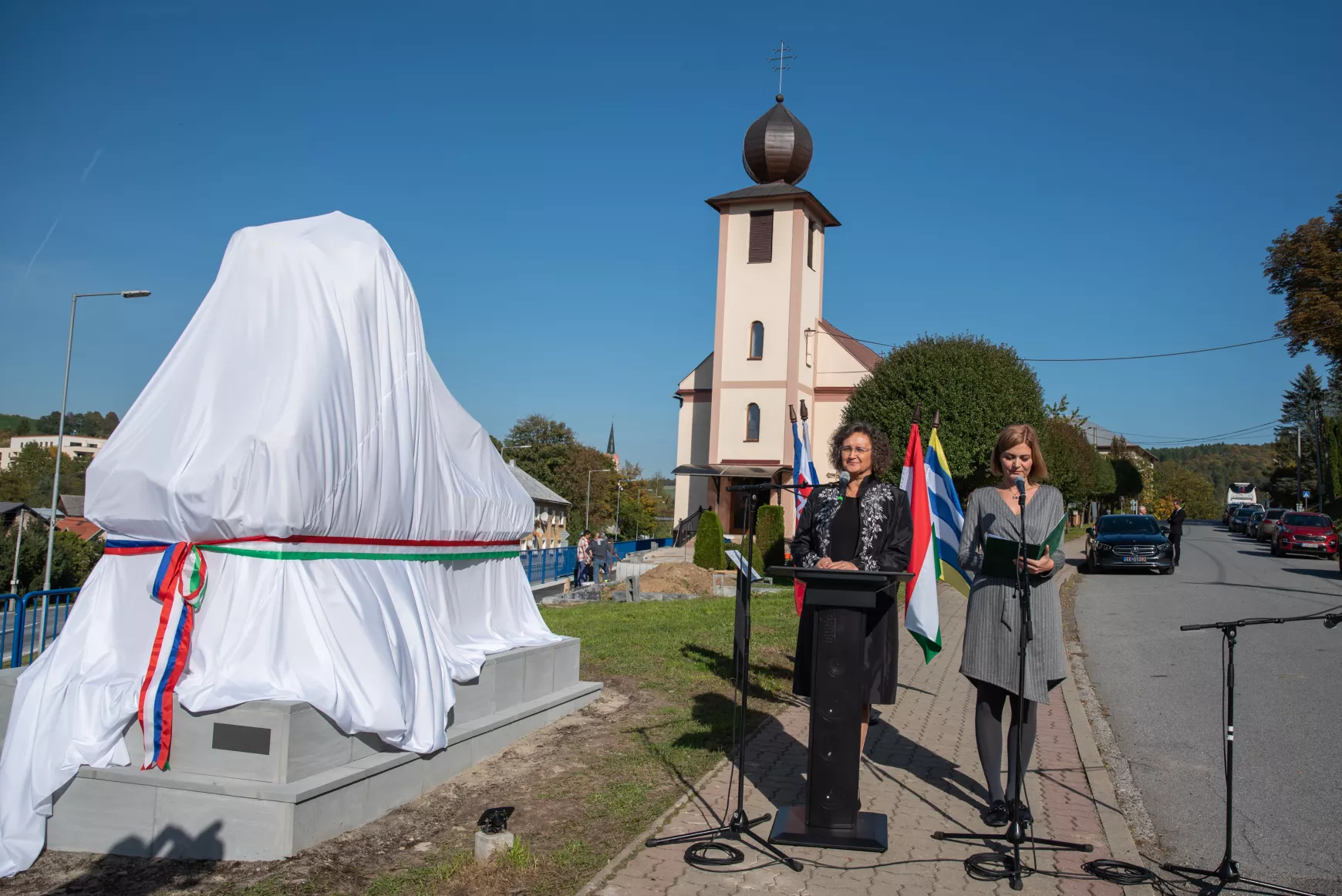 2022-10-08 Girált, I. világháborús emlékmű, girálti kőoroszlán, szobor
