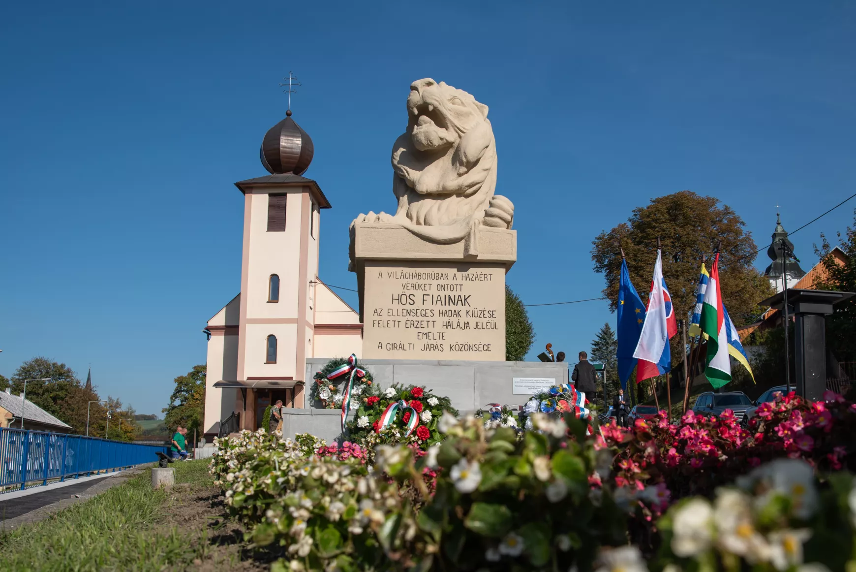 2022-10-08 Girált, I. világháborús emlékmű, girálti kőoroszlán, szobor