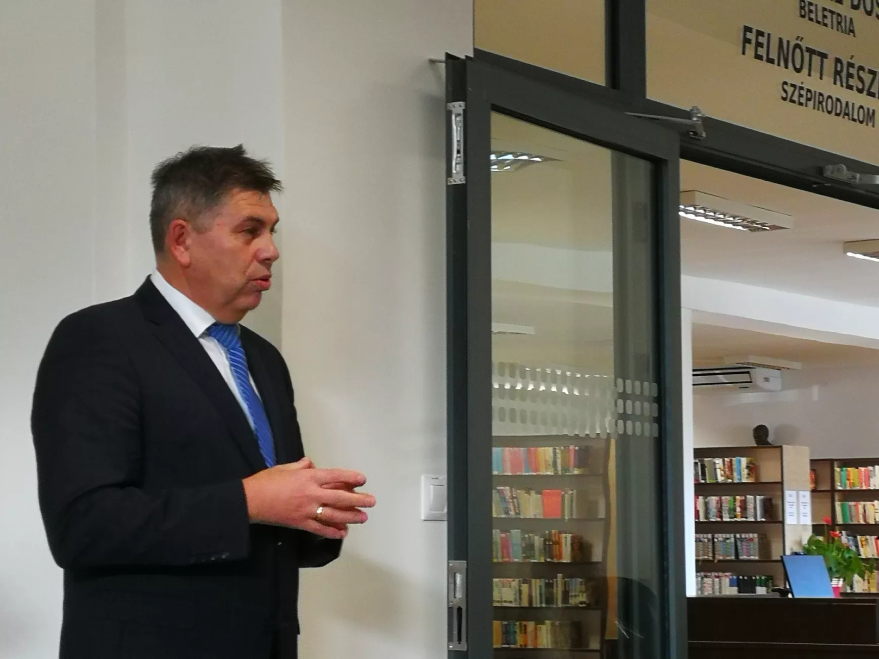 Átadták a komáromi Szinnyei József Könyvtár korszerűn felújított főépületét