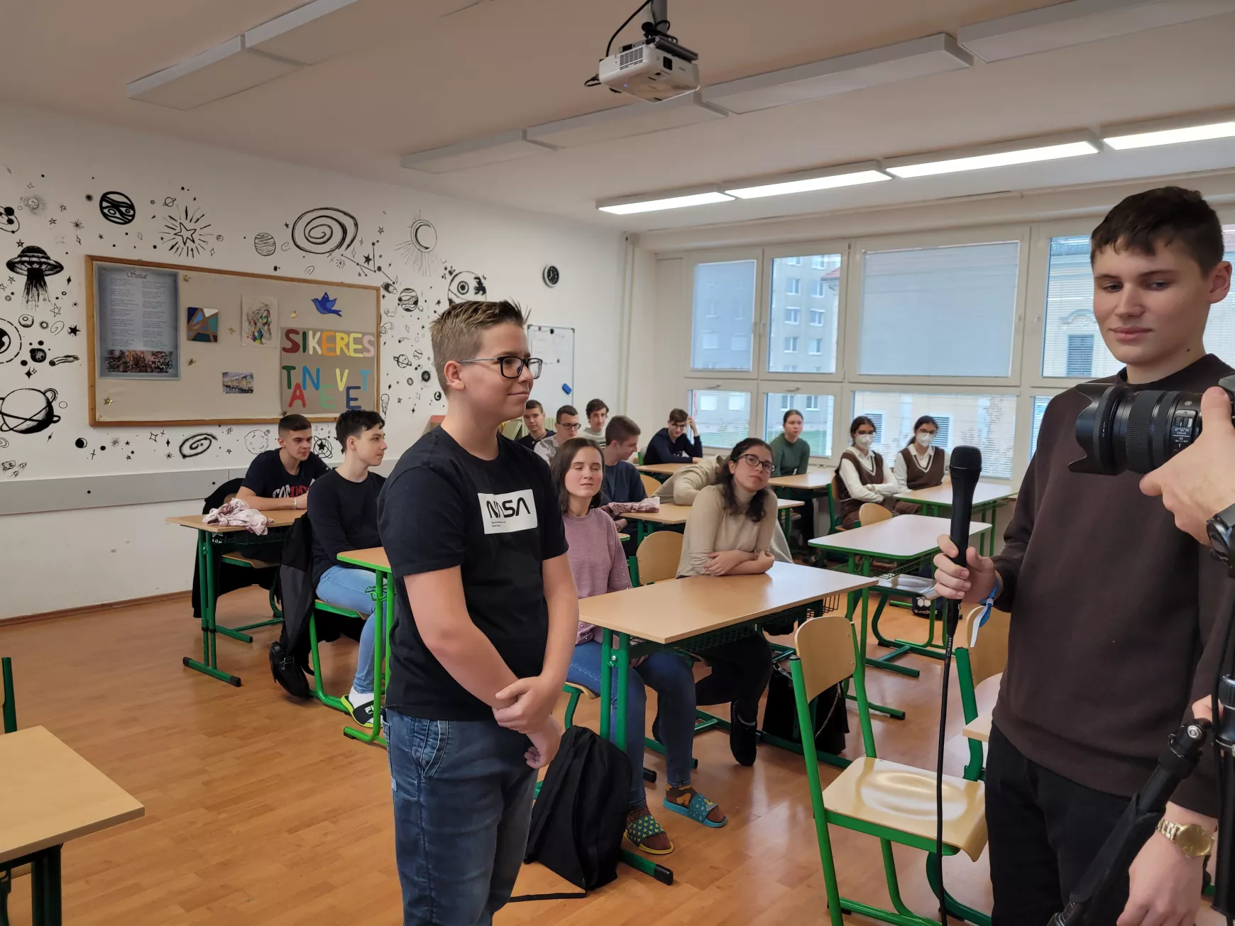 A fiúk a mesék hatásairól diskuráltak 
