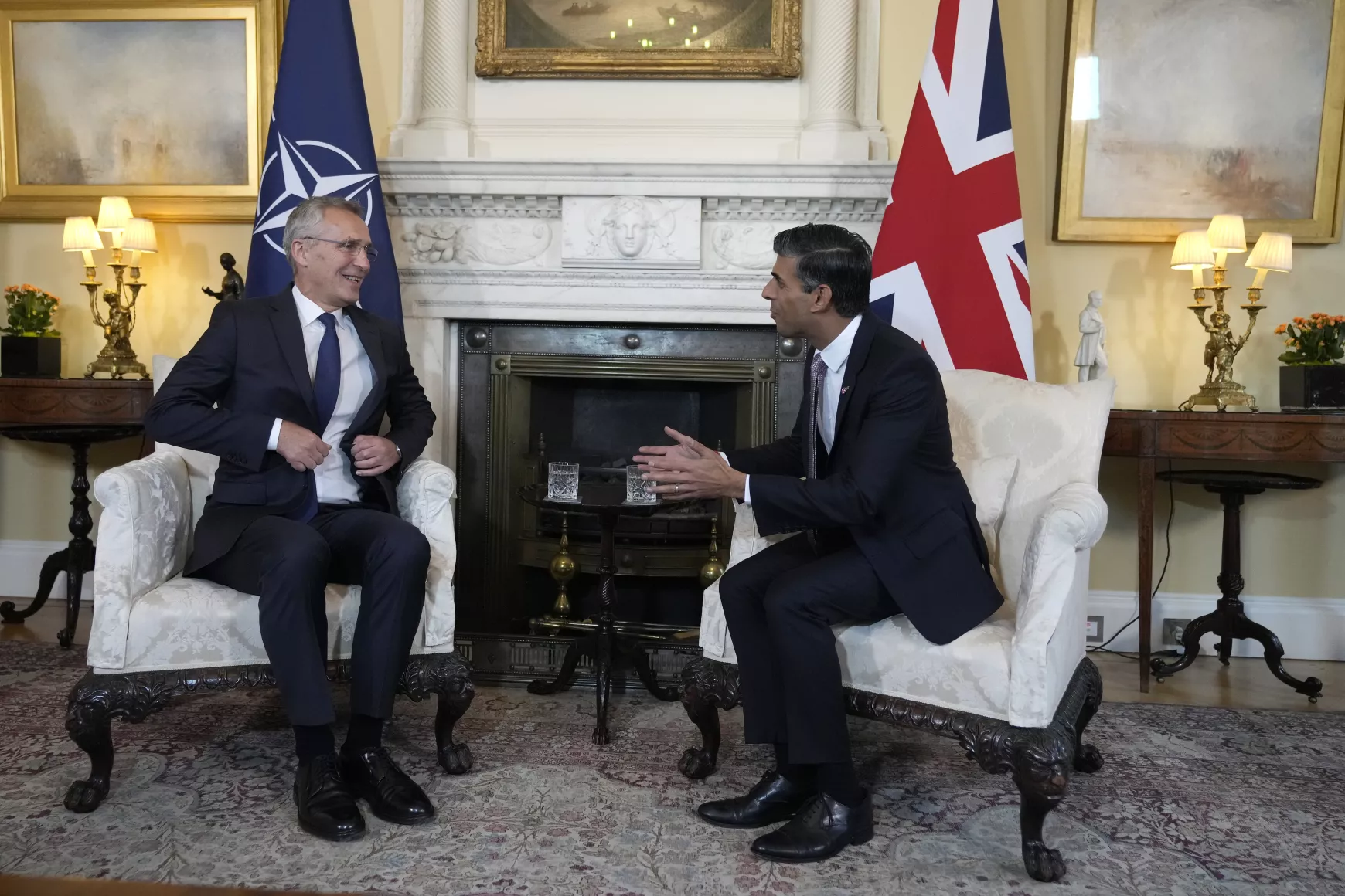 Jens Stoltenberg és Rishi Sunak