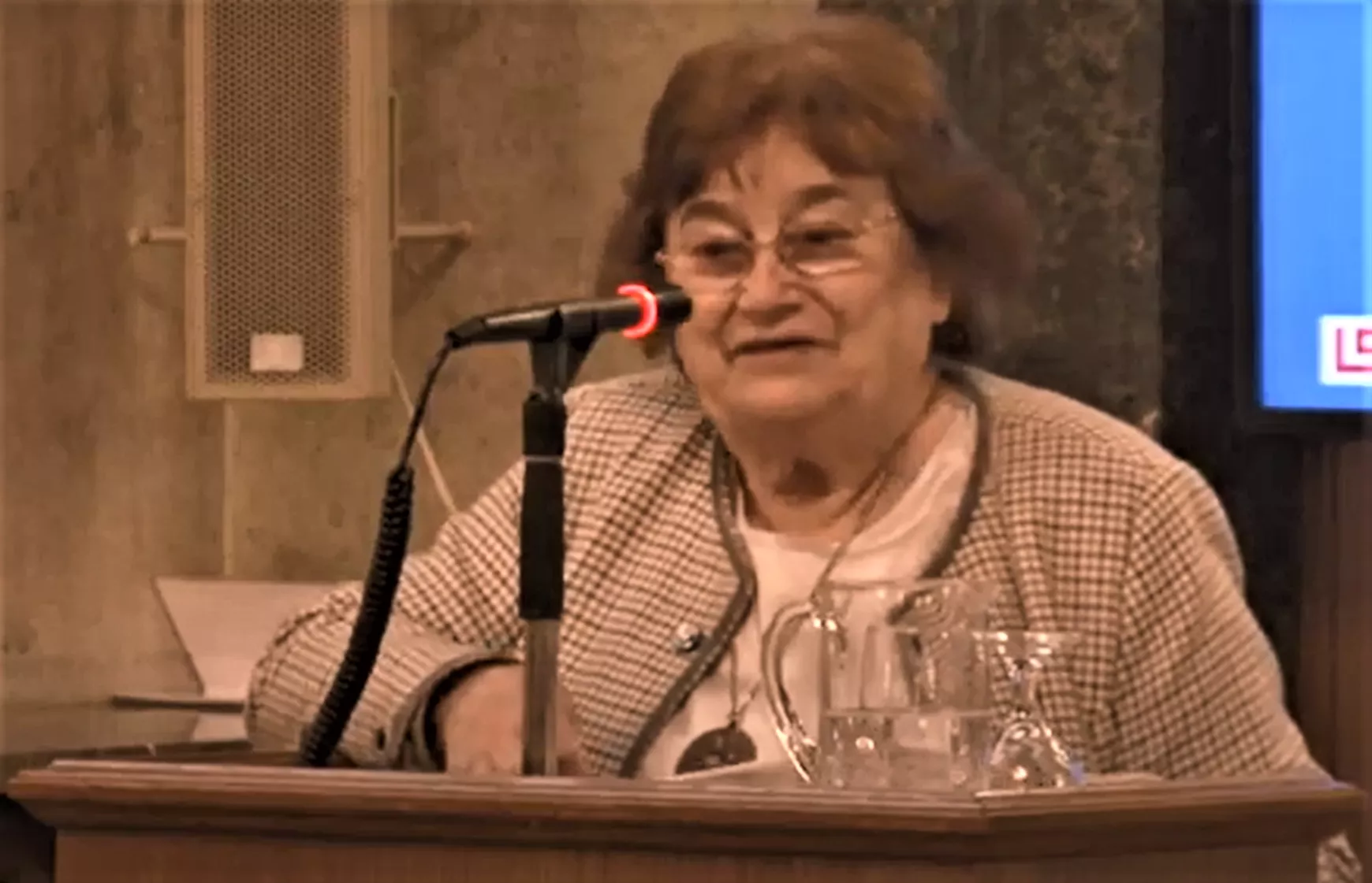 Most már örökre elaludt