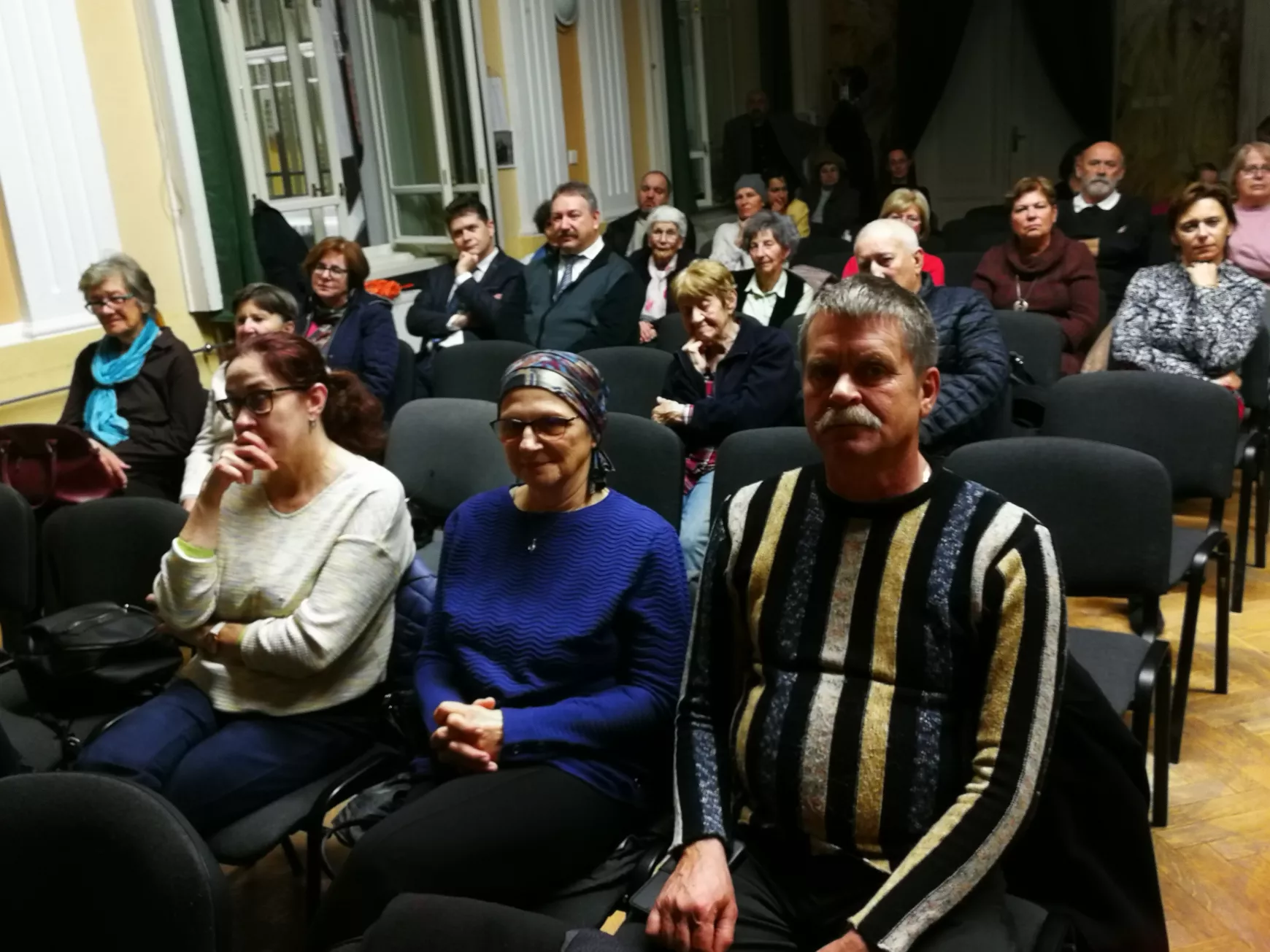 Szeretetözönben emlékeztünk Oláh Ica nénire, aki a tudását és a szívét osztotta szét