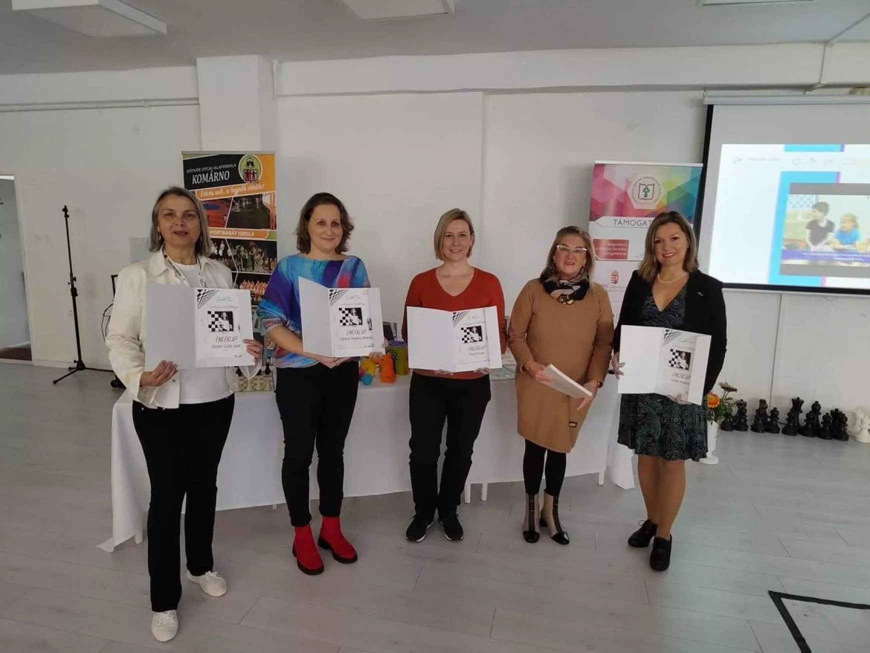 A Felvidéken is beindult a SakkTesi Program: 60 alapiskolai és óvópedagógus továbbképzése folyik Komáromban