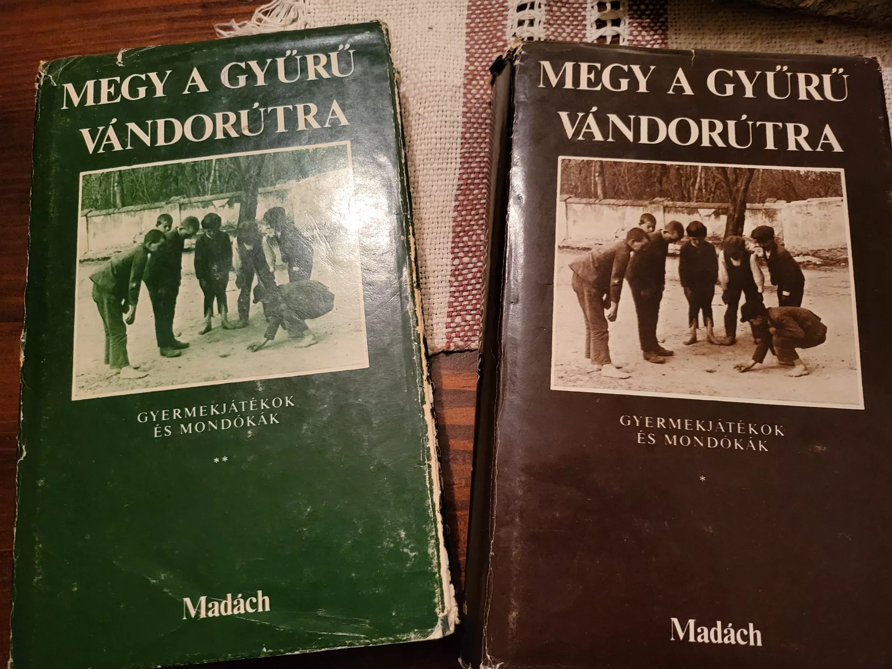 Megy a gyűrű vándorútra