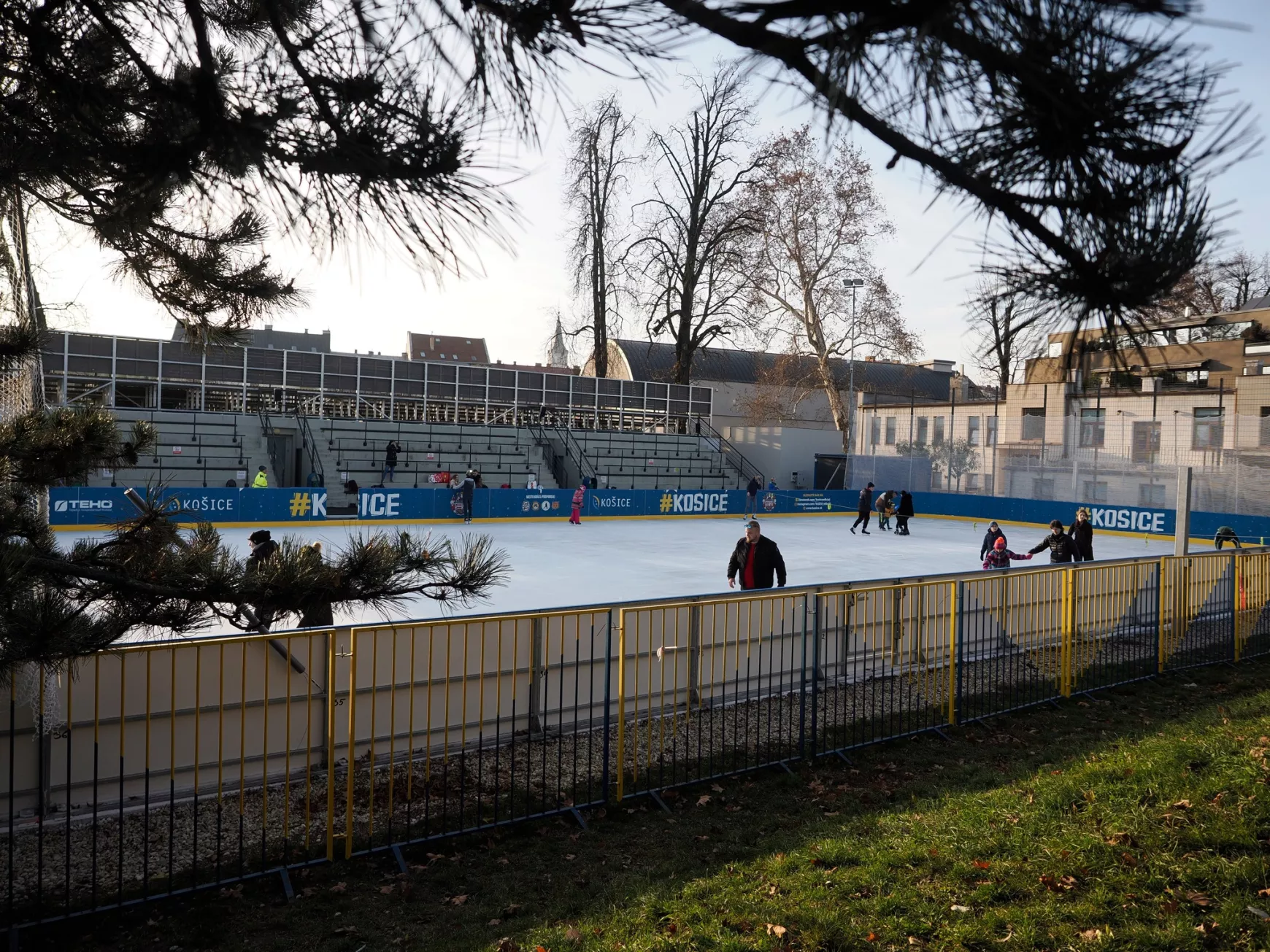 Kassa, jégpálya, korcsolya, korcsolyázás