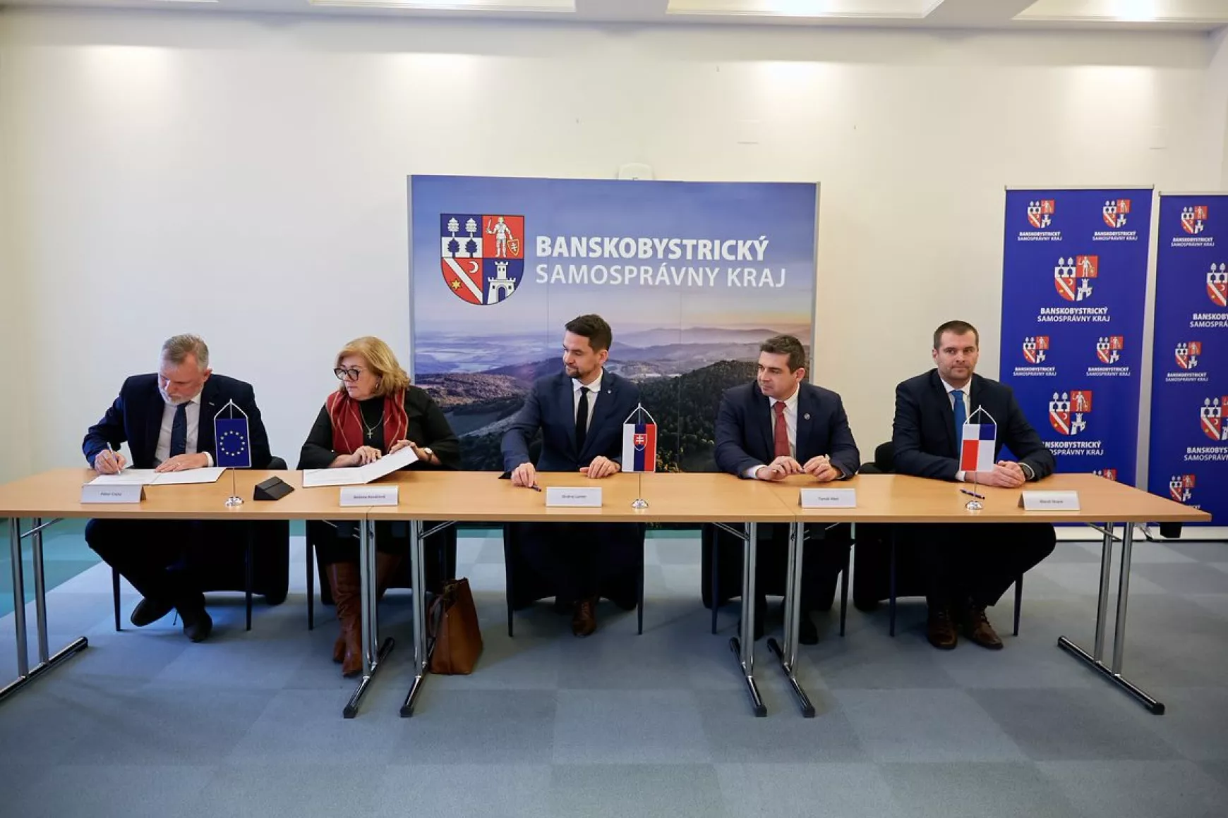 Besztercebánya megye koalíciós szerződés aláírása