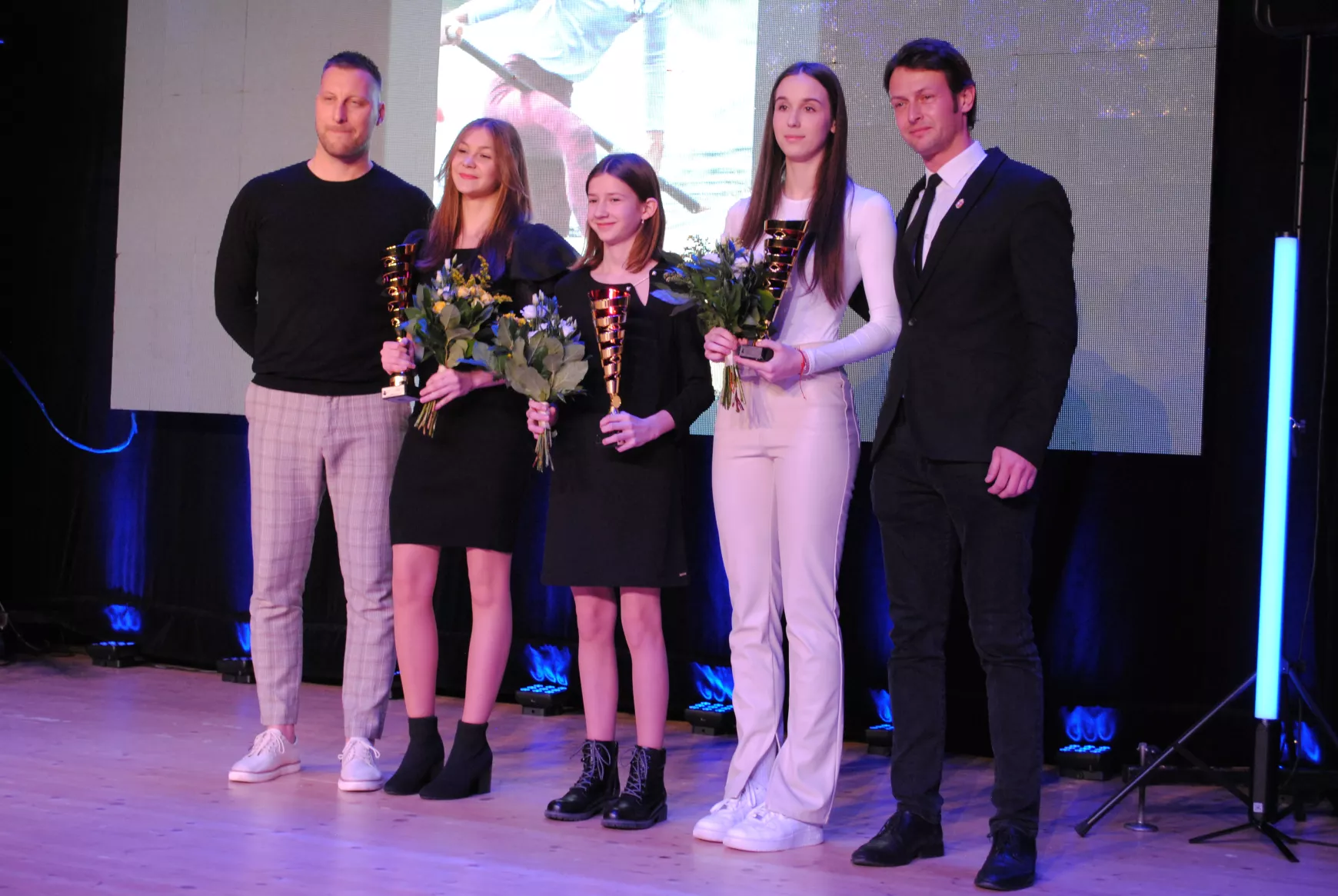 jakubik-gabor-simson-stehlik-vivien-vilaghy-boglarka-bianka-veronika-tatosova-es-mery-janos_0